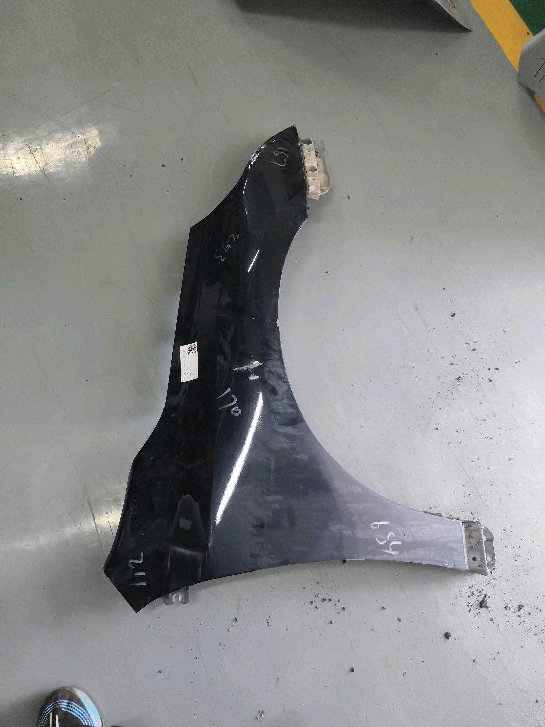F31002DRMA Front Fender, Right