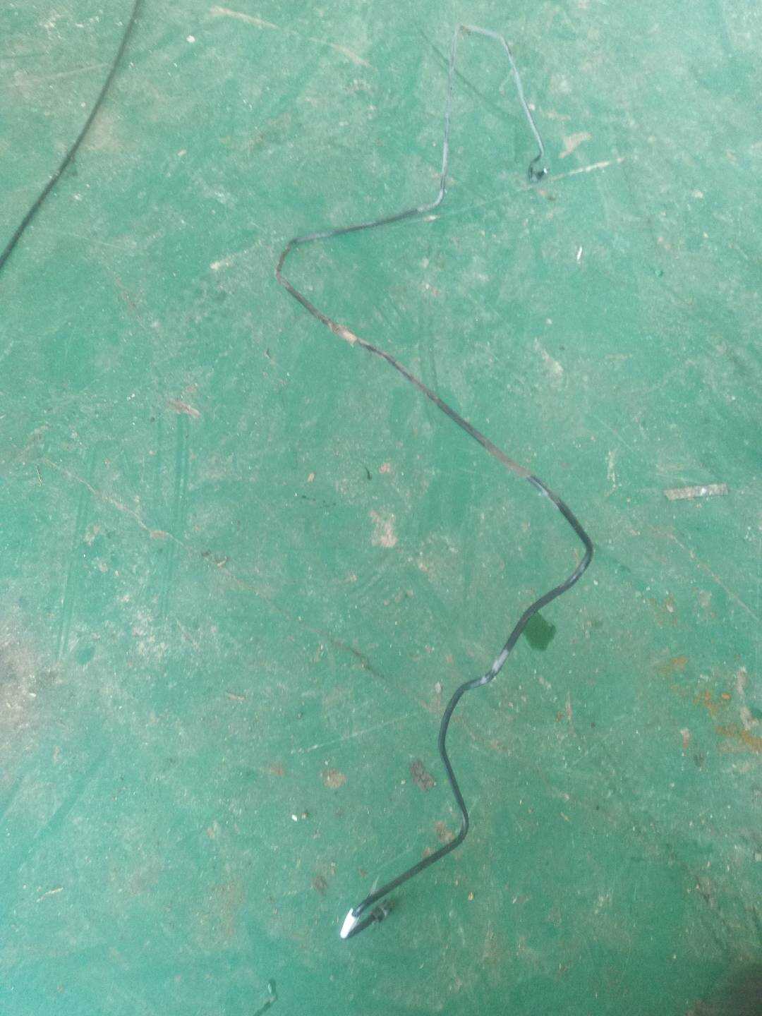 L4F0614724AE 前制动管路(右)