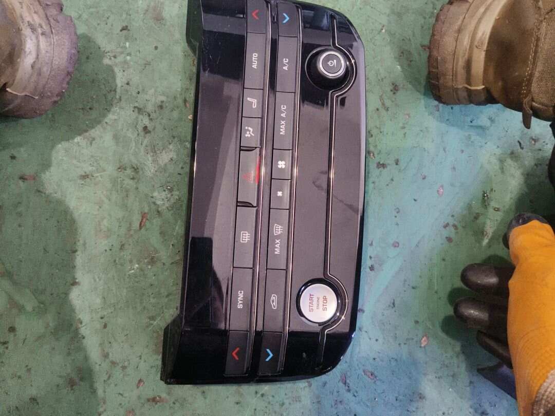 T4N4331 A/C Controller