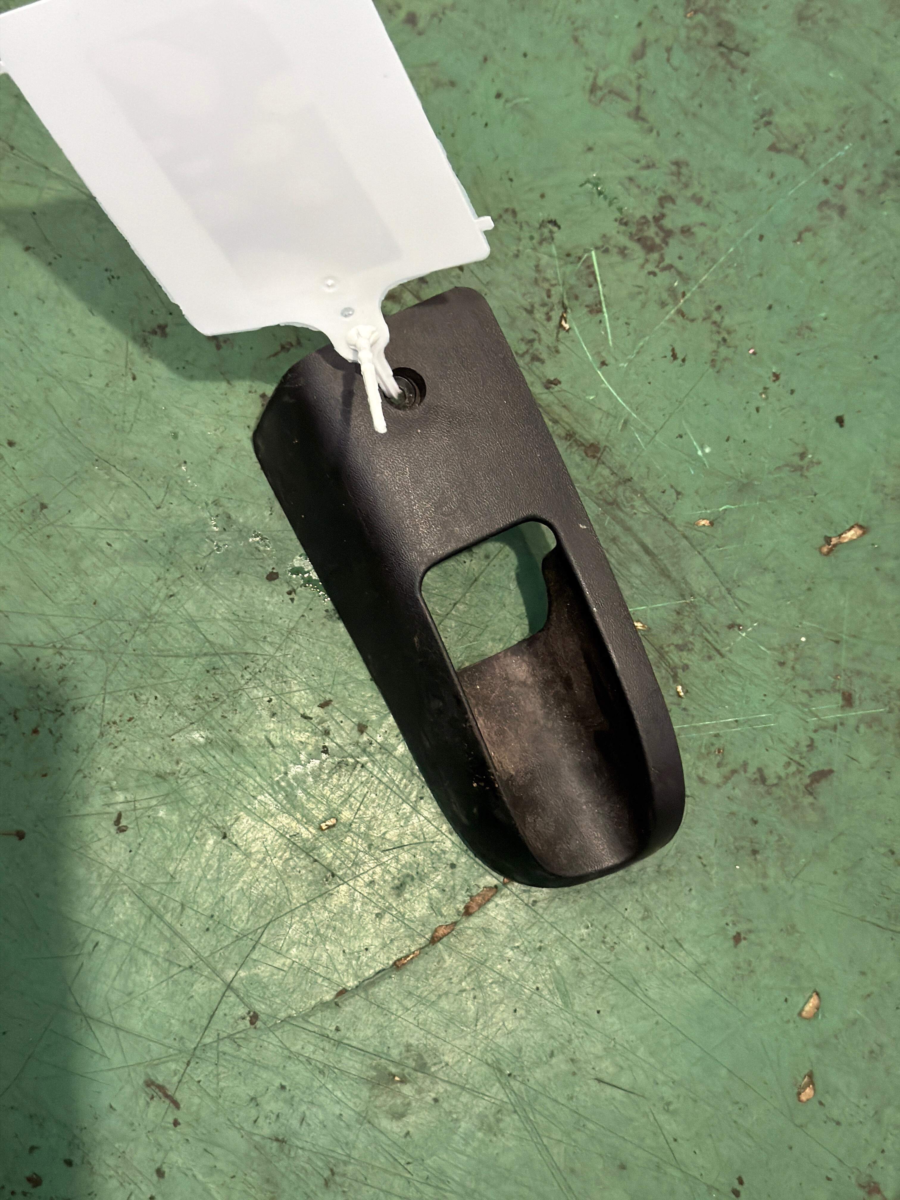 815782D000LK 尾盖开启手柄饰盖