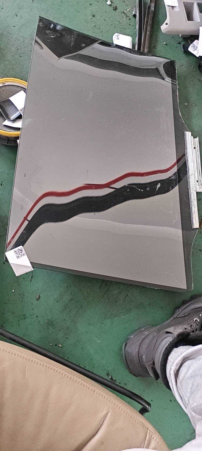 681030R030 后门玻璃(右)