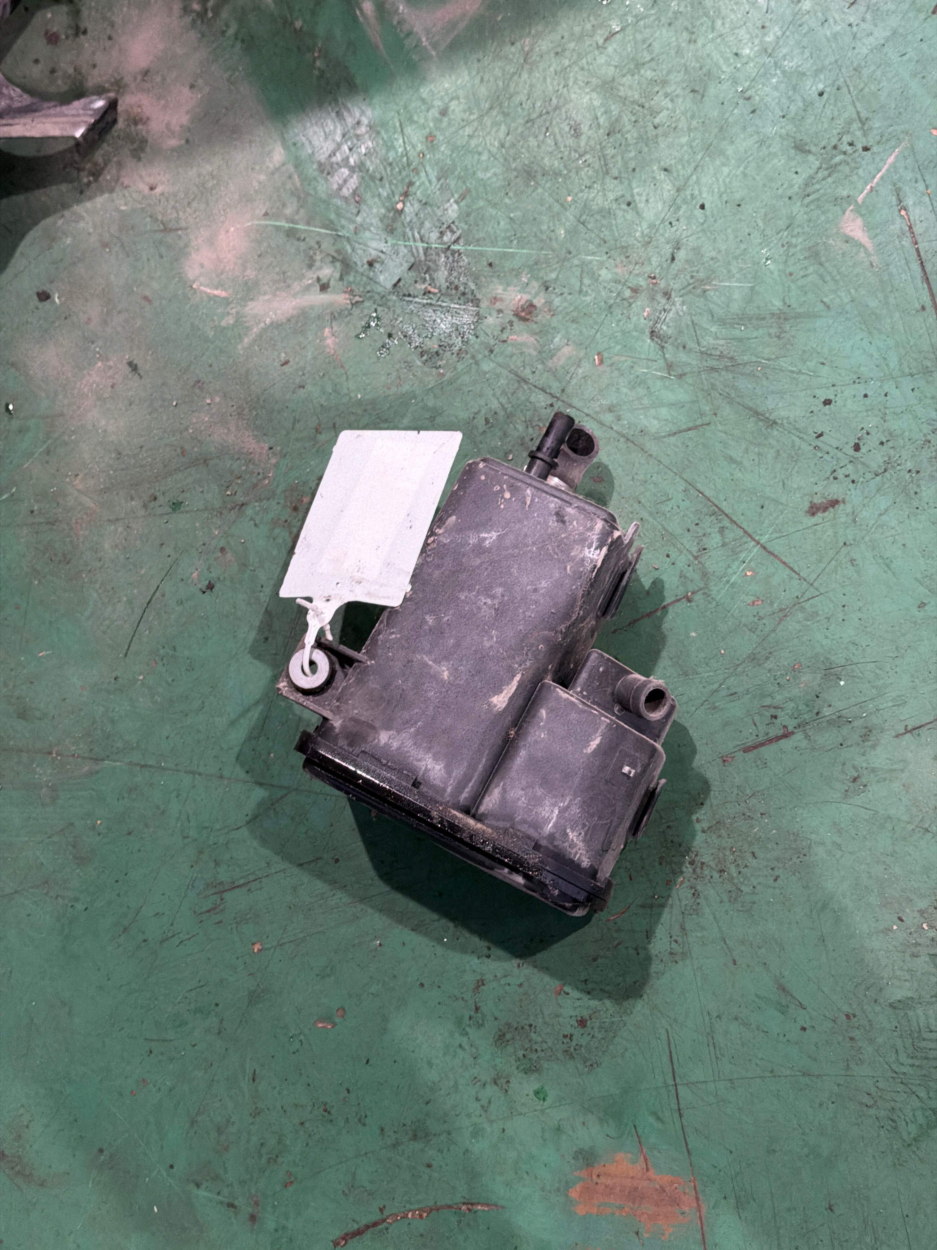 16137175265 Charcoal Canister