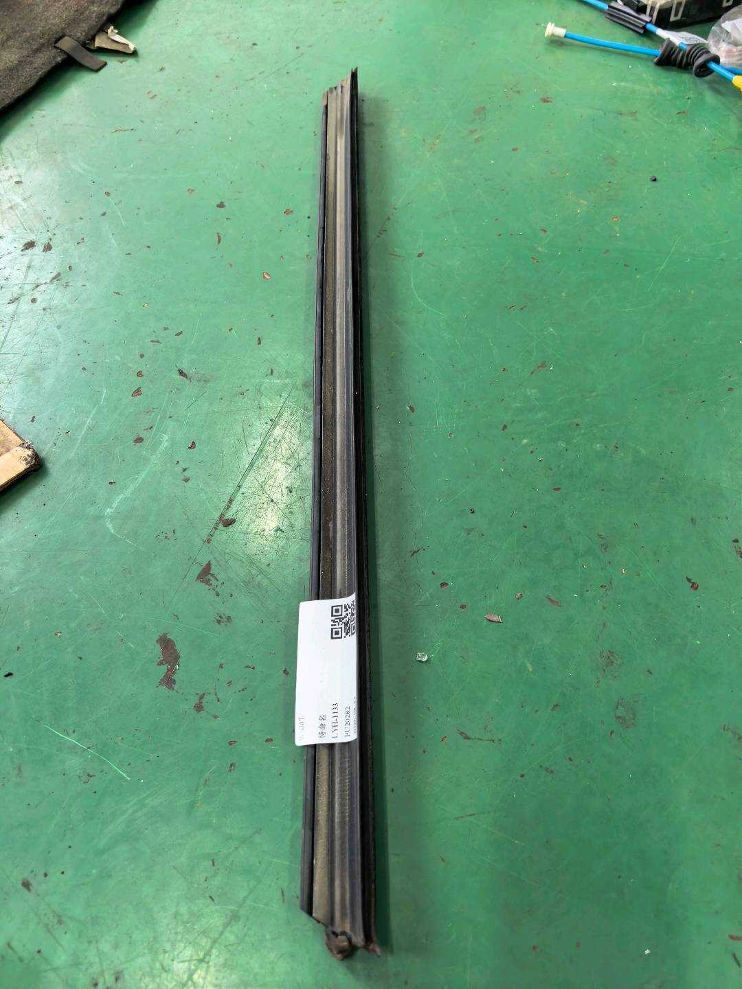 A2127354065 后门玻璃压条(右内)