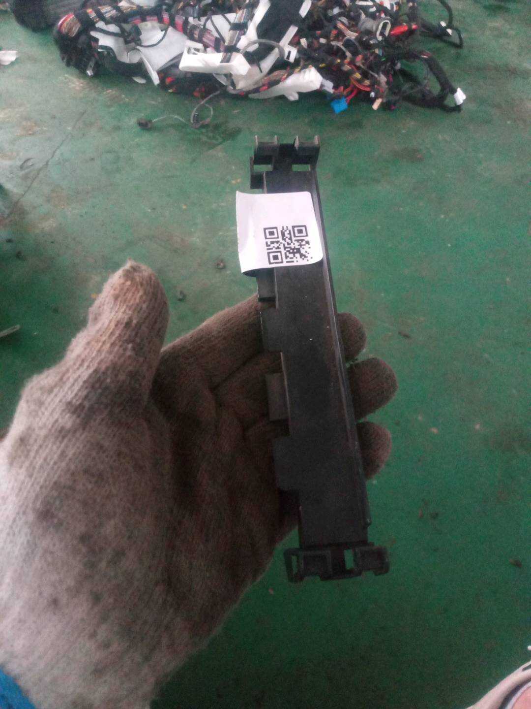 64119128857 A/C Filter Housing, Upper