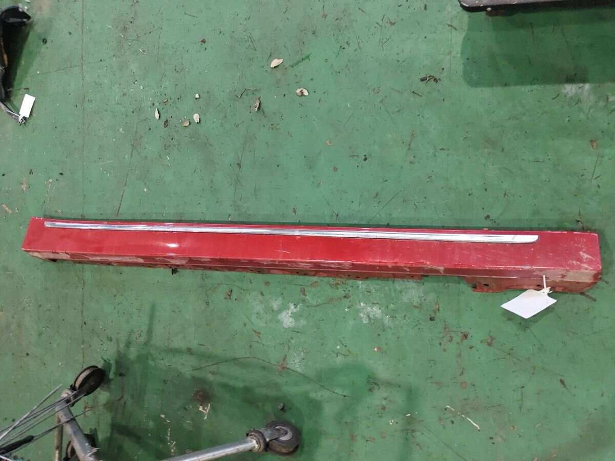 51777347710 Rocker Panel, Right