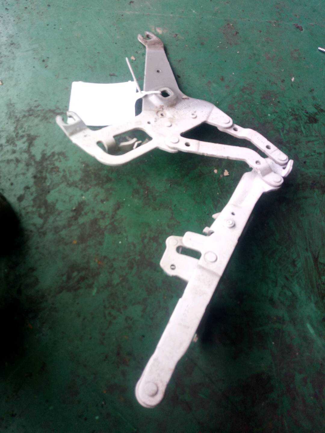 41007294530 Front Hood Hinge, Right