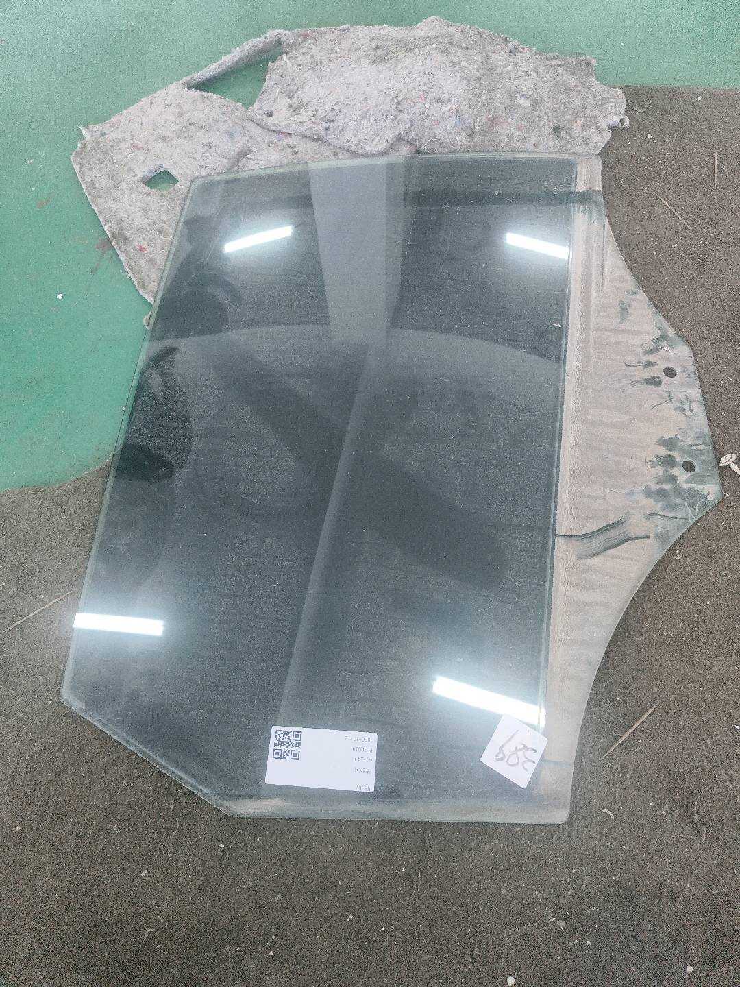 L8R0845206F 后门玻璃(右)