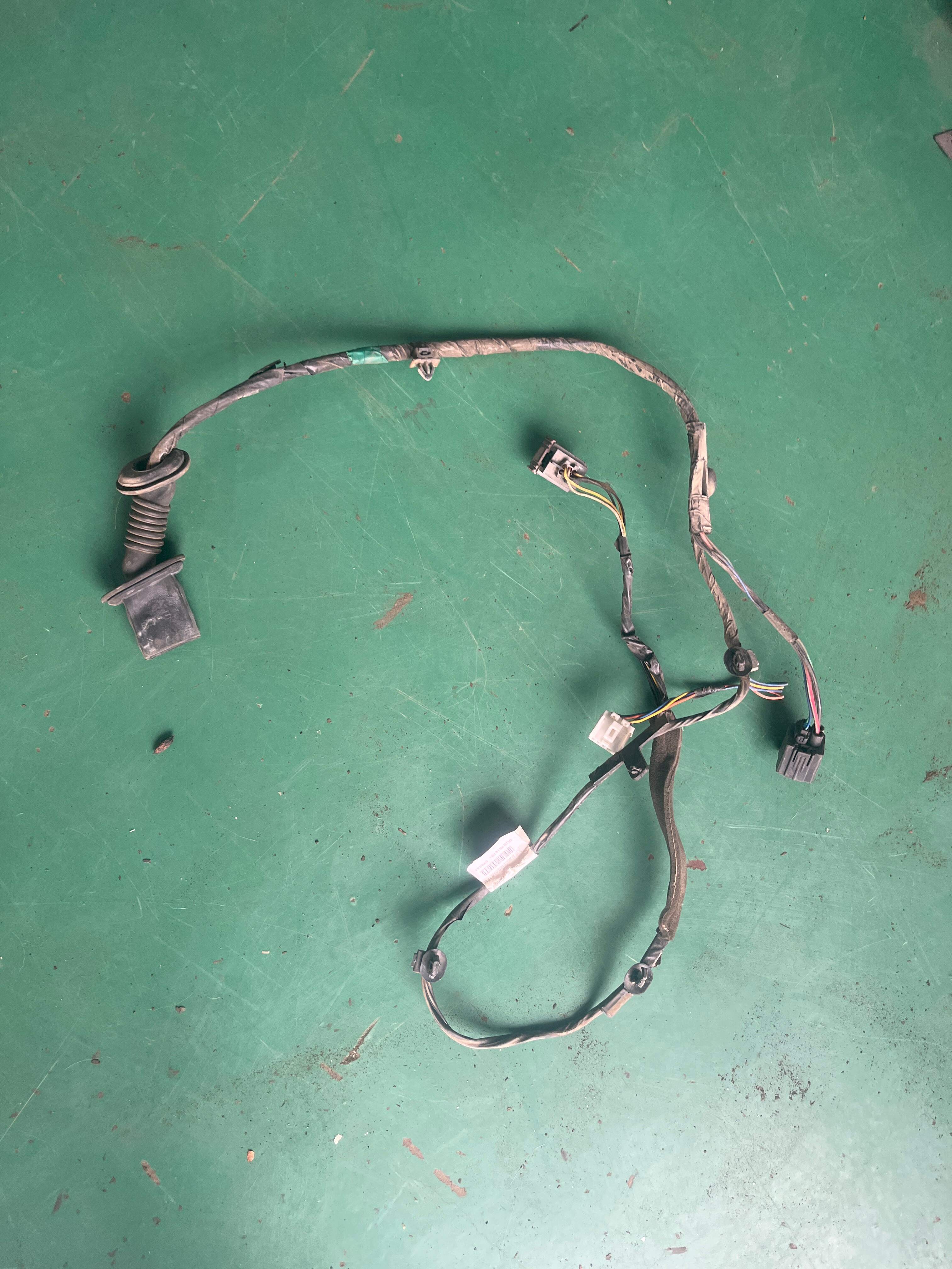 7031000500 右后门线束总成