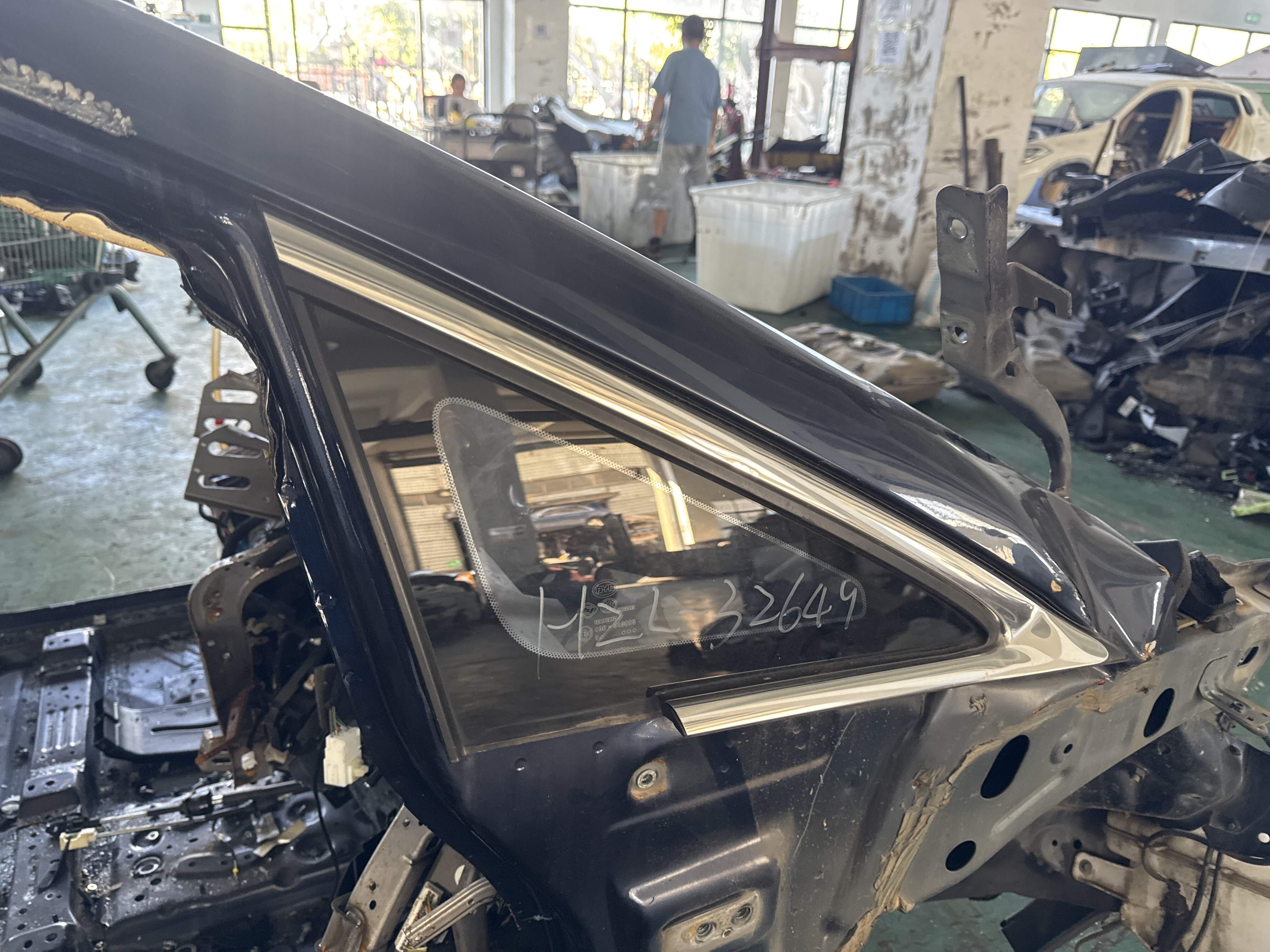 MEH5203020C 右前角窗玻璃总成