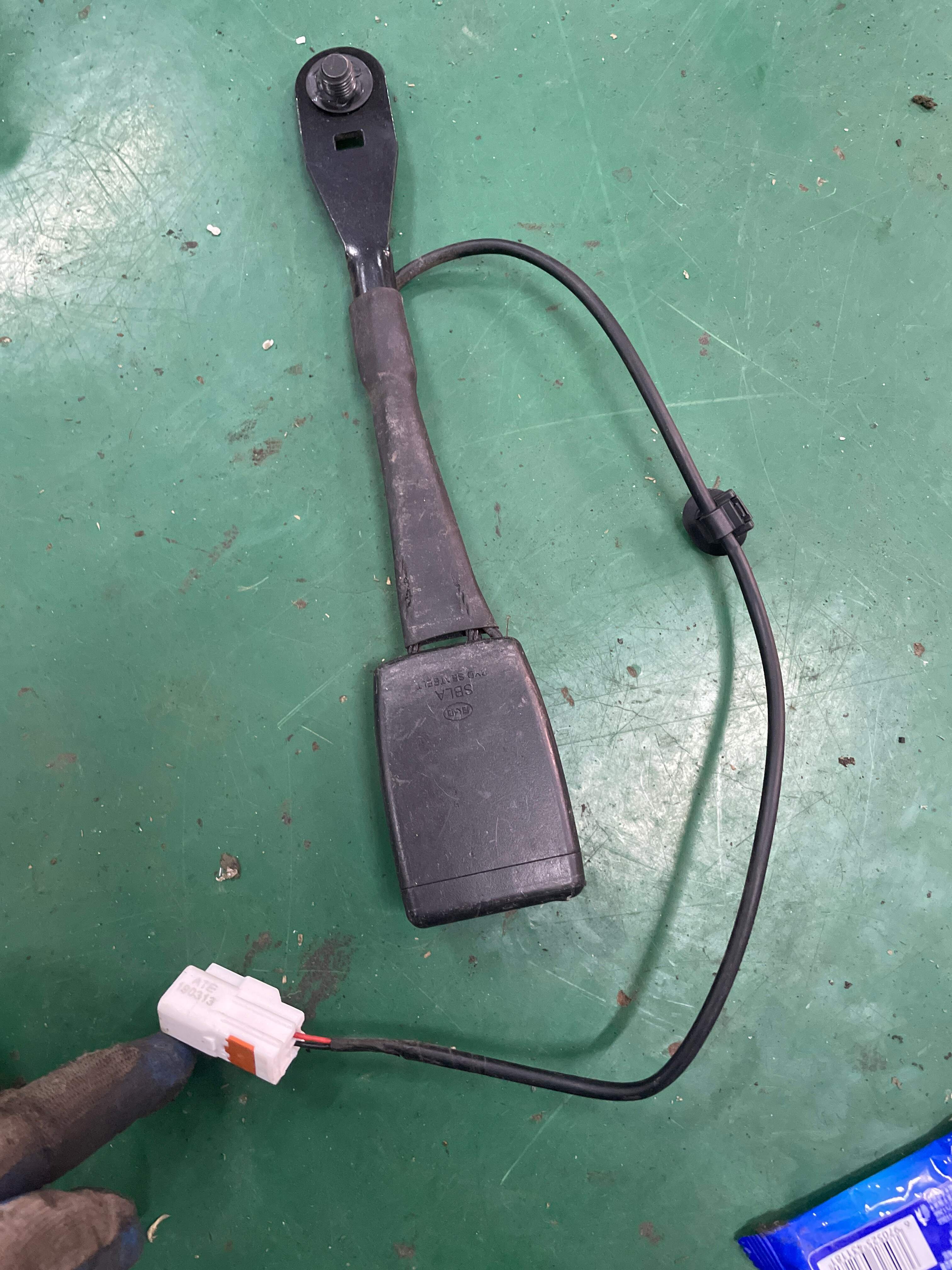 5AEV581103000BH 左前安全带带扣总成