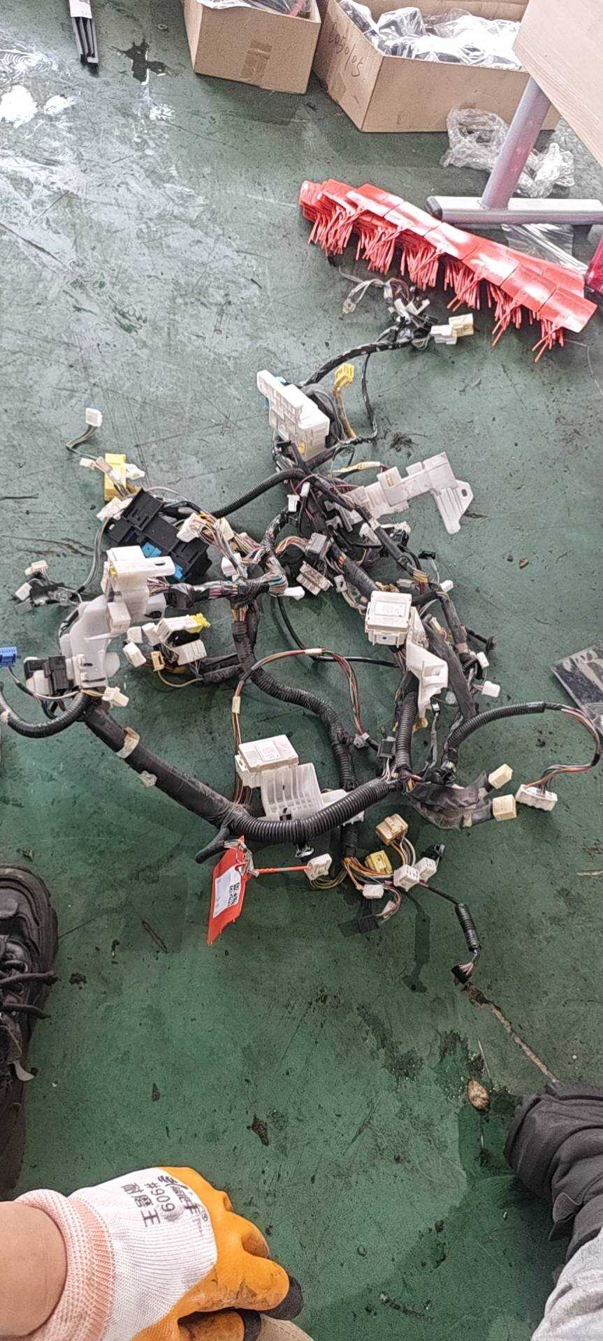 821410R350 仪表台线束