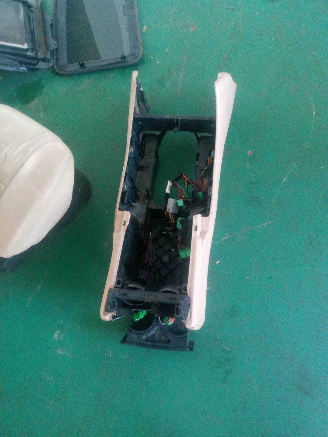 FJZ500102SMS Center Console Housing