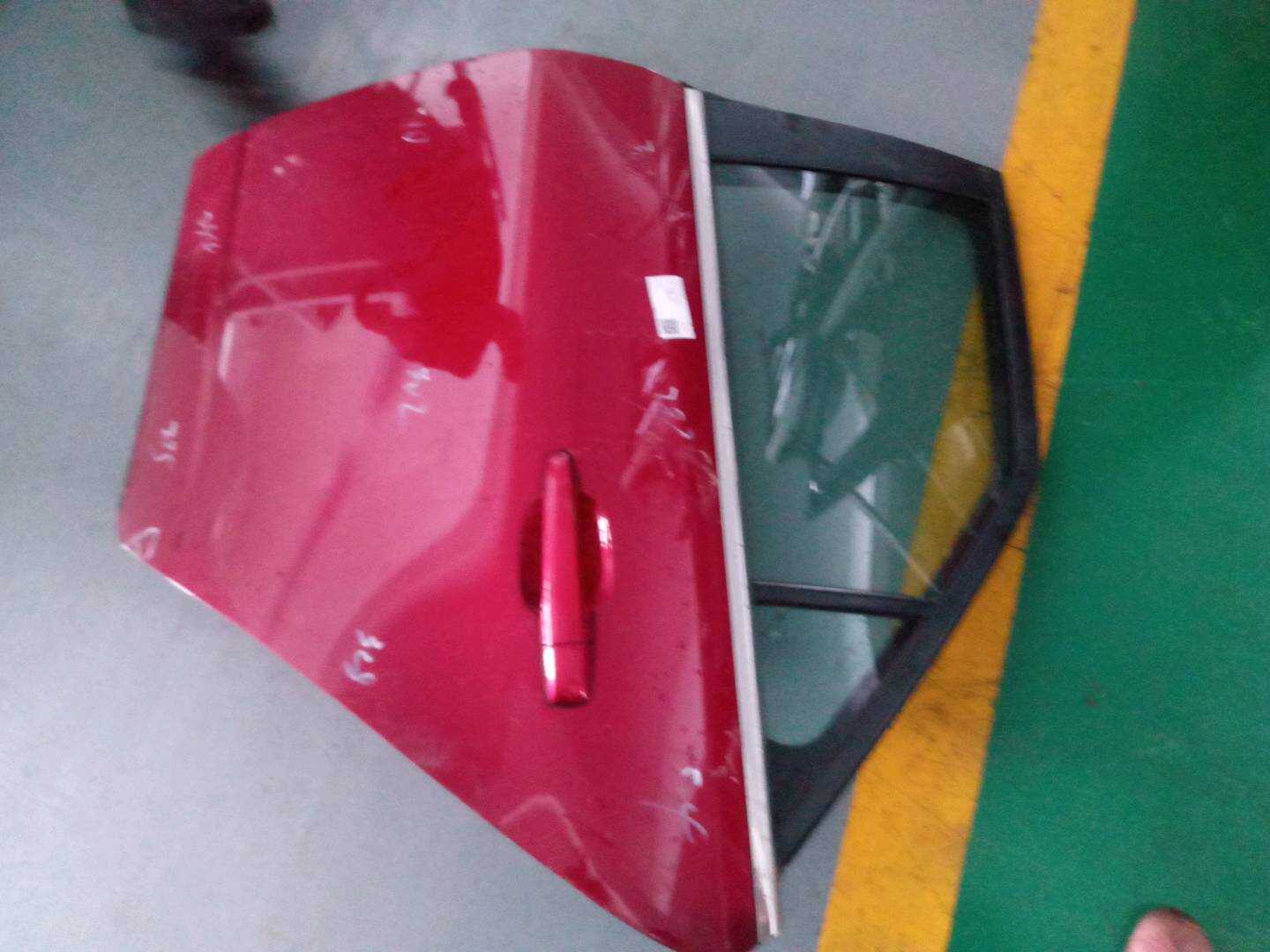 2025042109393 后门壳(左)