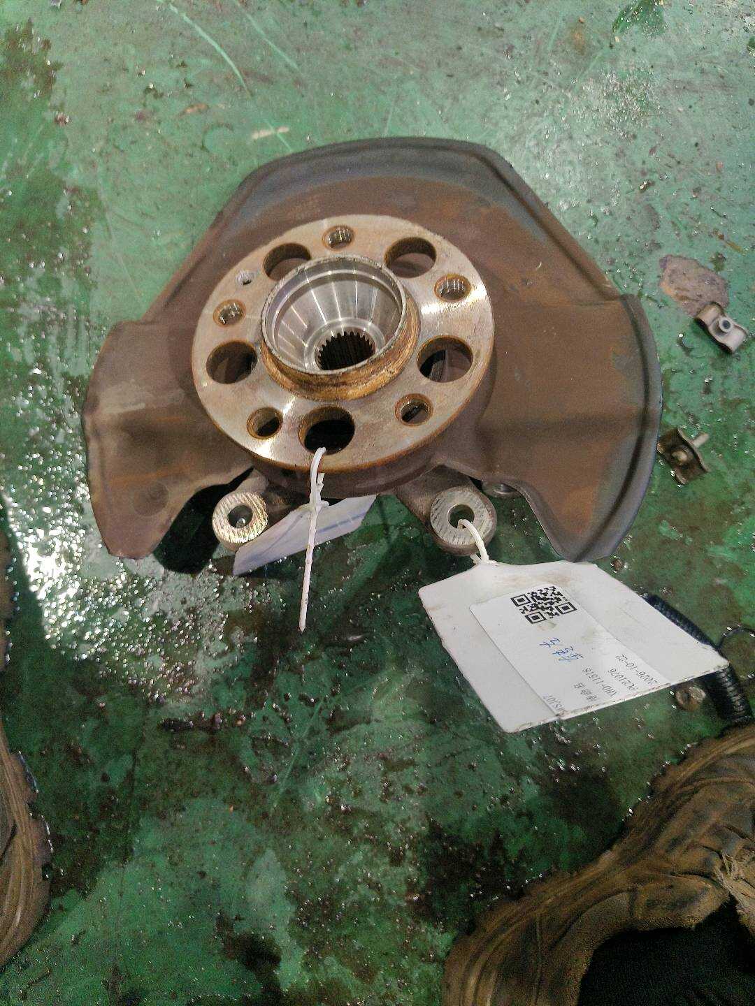 A1693370145 Front Wheel Hub, Left