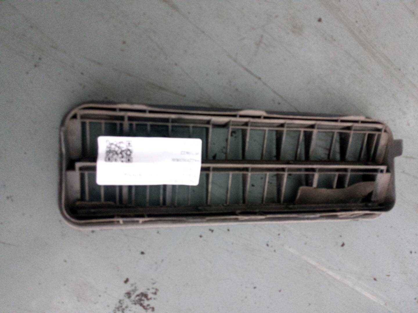 64229303806 后保险杠出风口