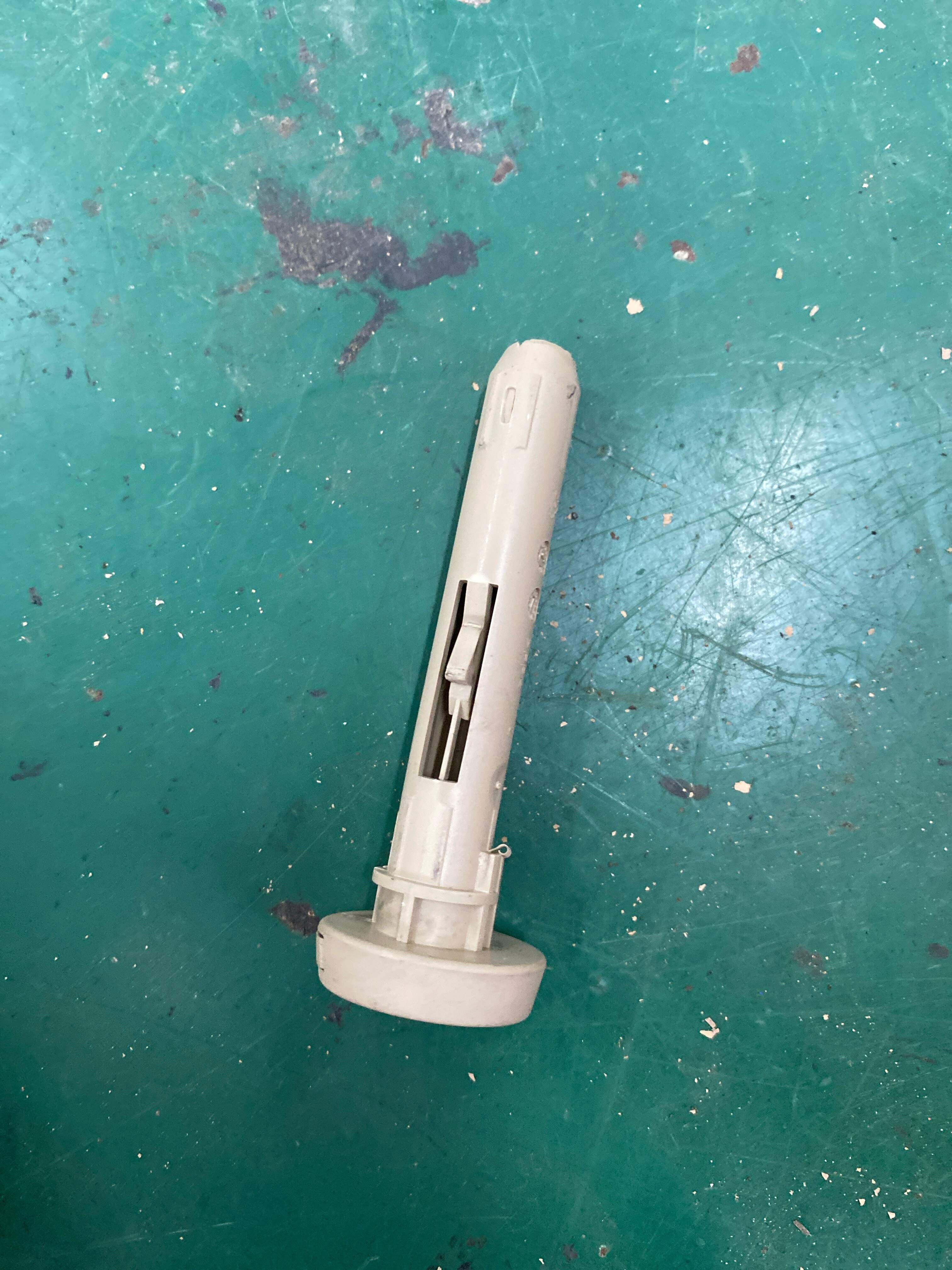 HJQ500180LUP 后排座椅头枕导套(无锁止)