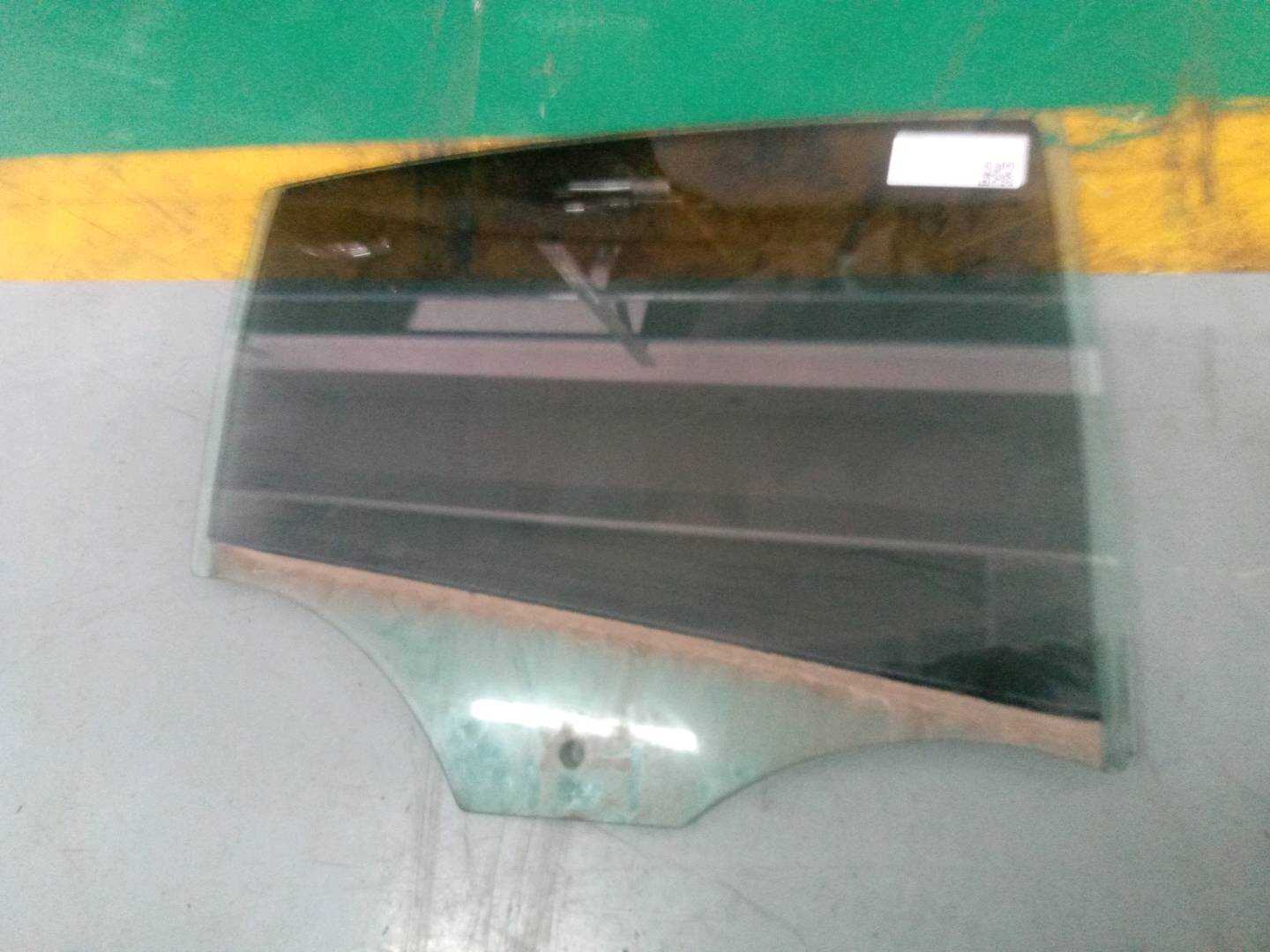 T4N3105 后门玻璃(右)