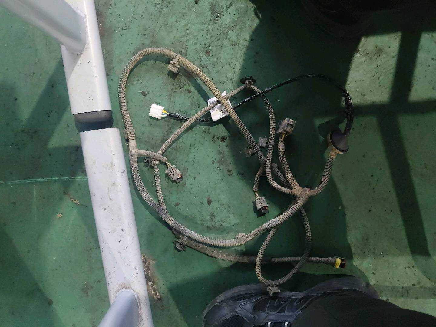 B012263 倒车雷达线束
