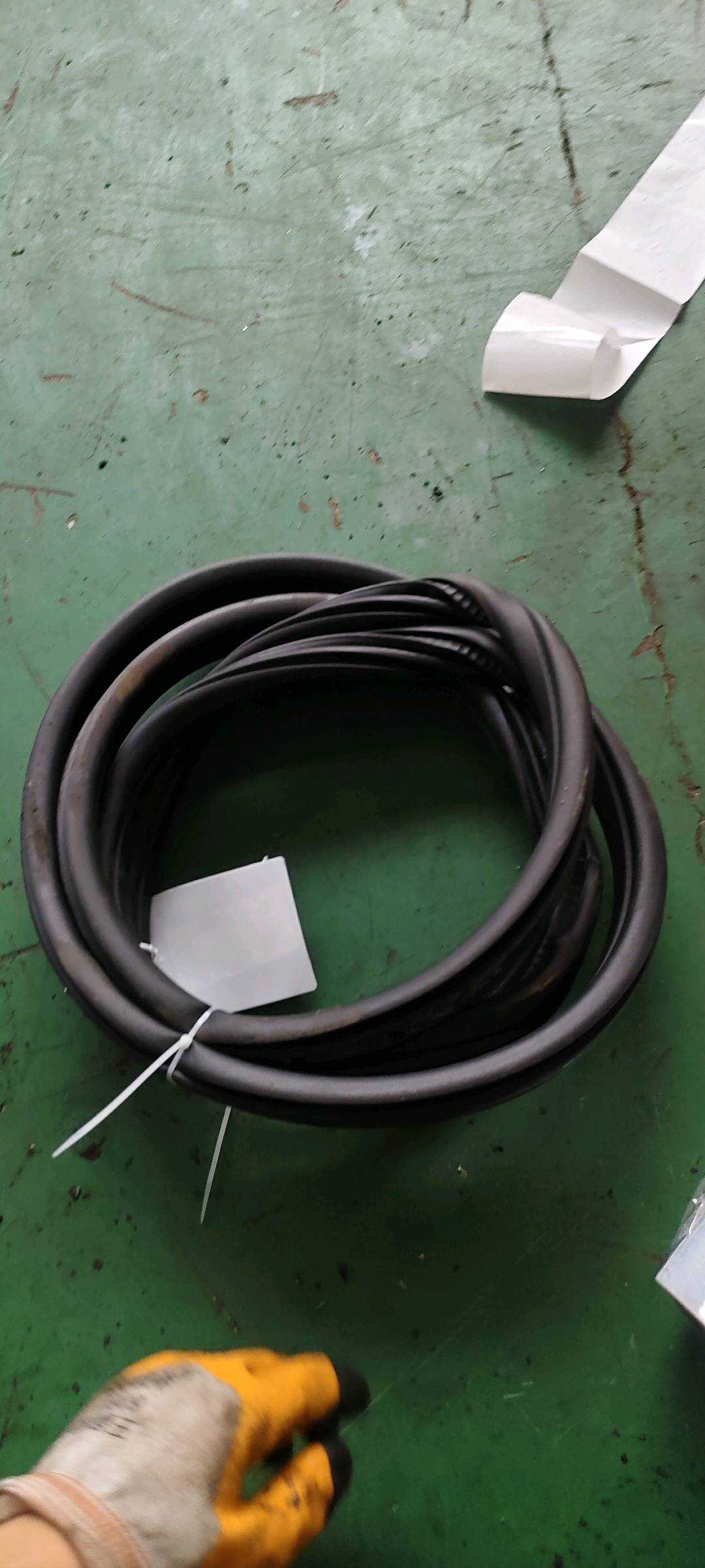 51727468928 前门车身密封胶条(右)