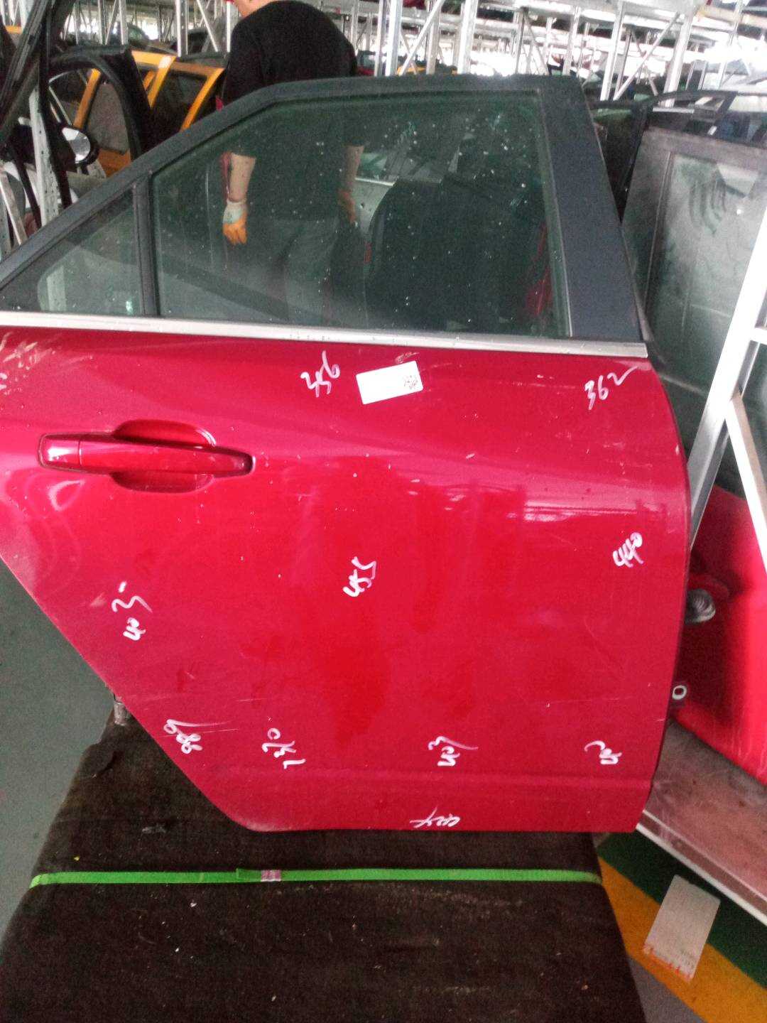 2025042109394 后门壳(右)