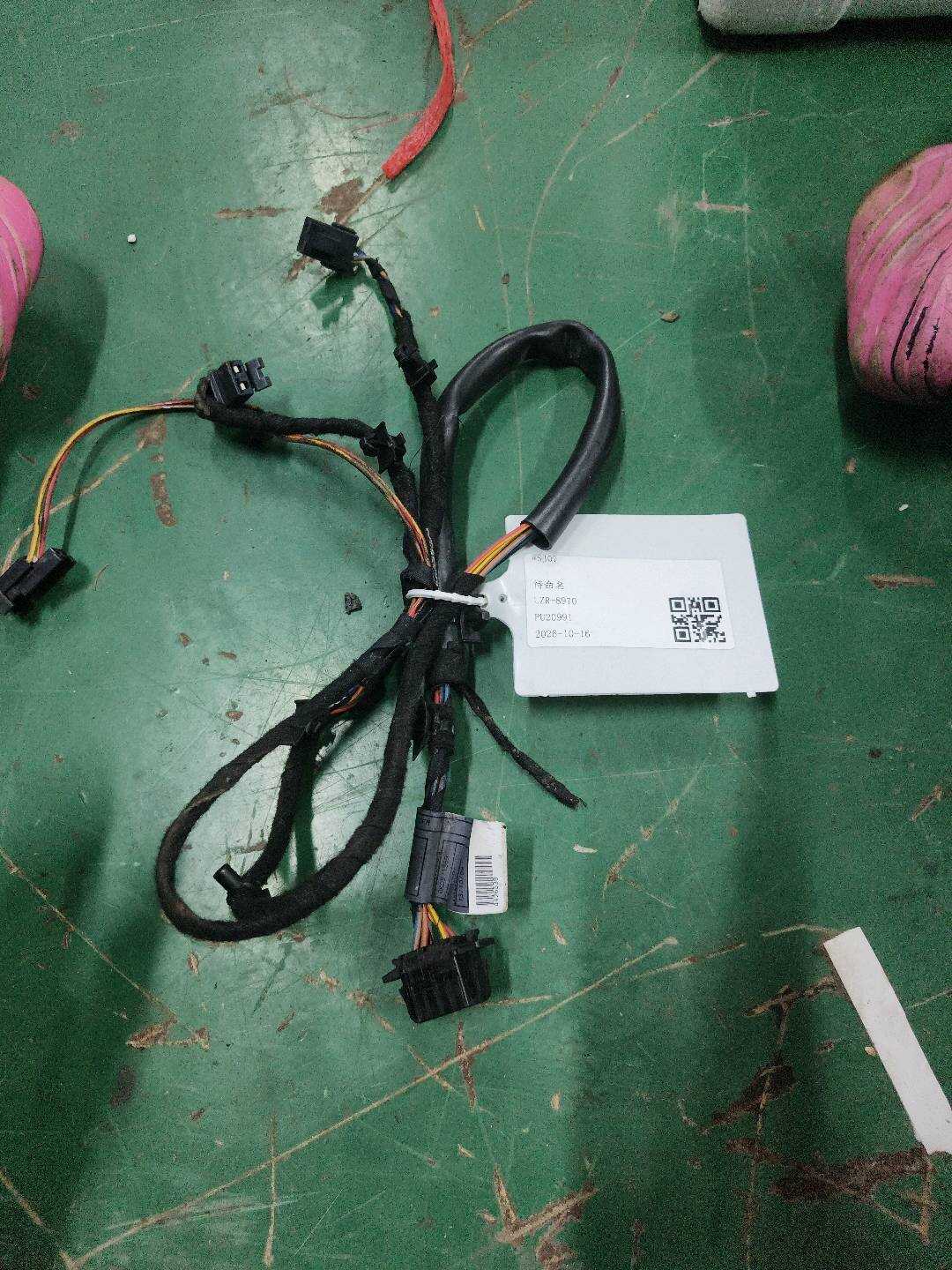 L8KD971369 前座椅靠背线束