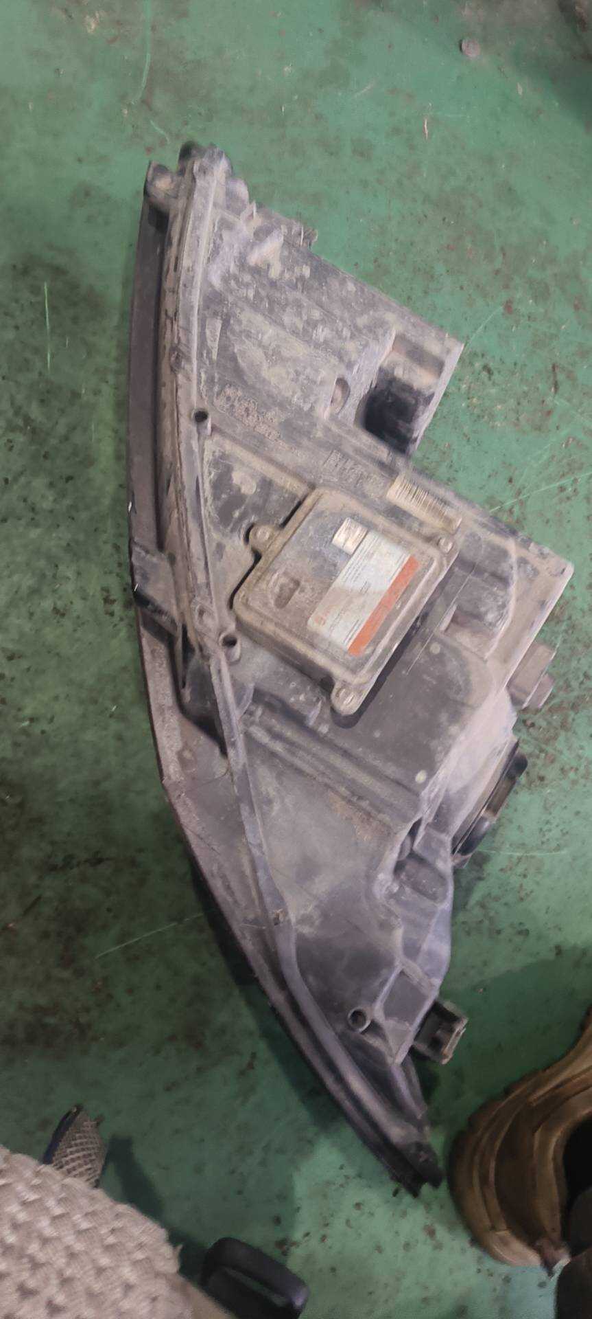C2Z12925 Front Headlight Assembly, Right