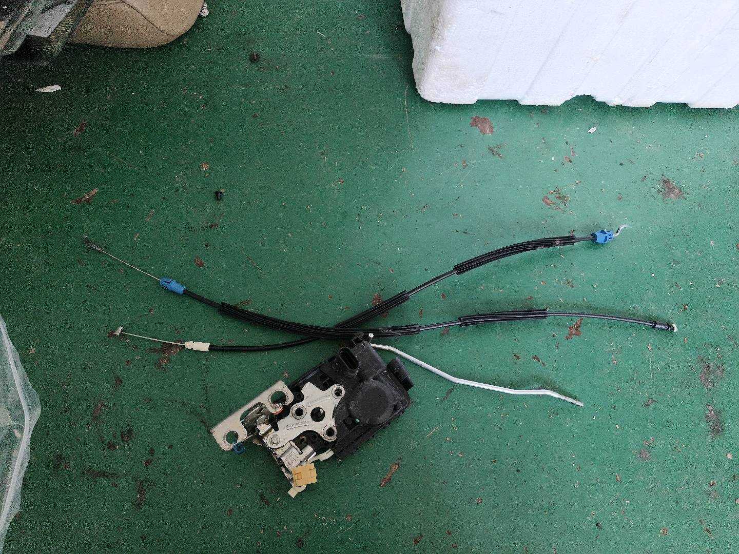5610001ADU00F0 左前门锁总成