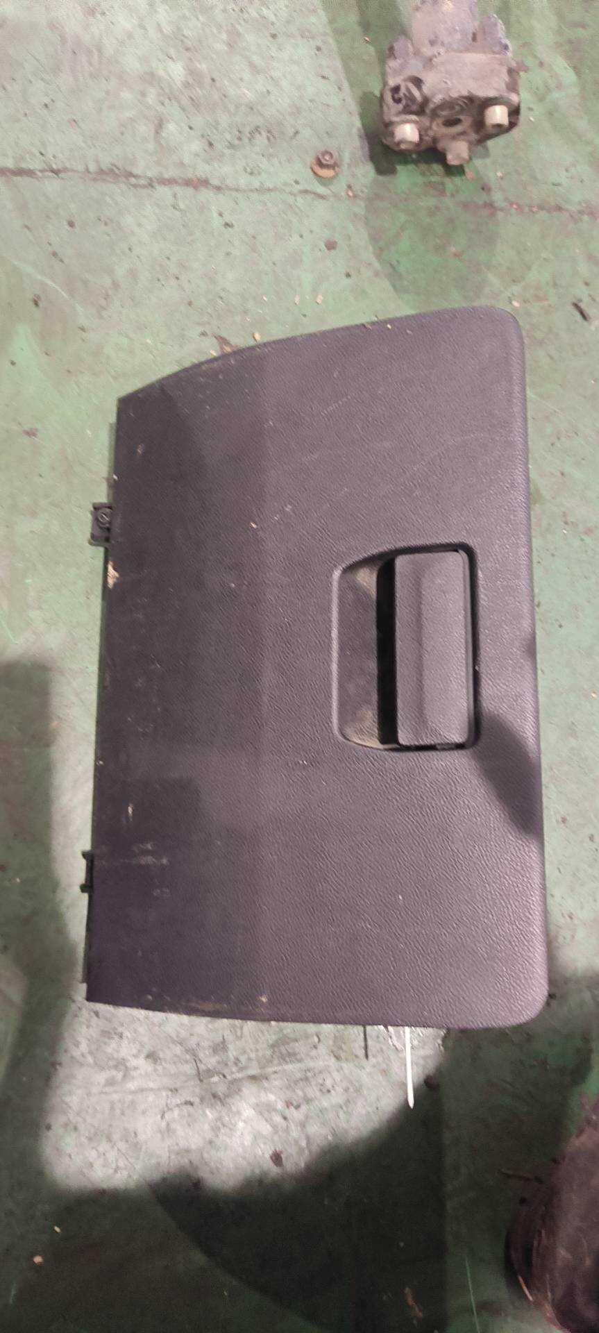 R1030860700 仪表台杂物箱