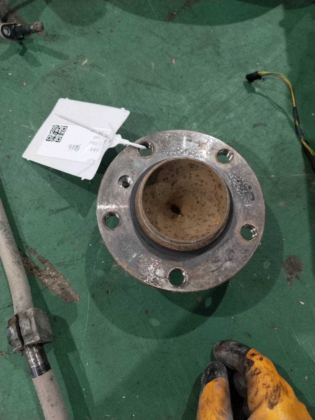 33409813210 Rear Wheel Hub With Bearing, Left