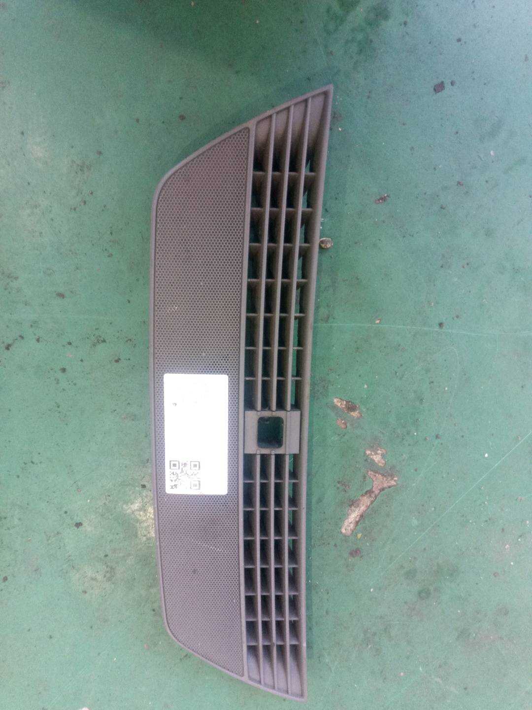 8E0819635E Dashboard Front Defrost Grille
