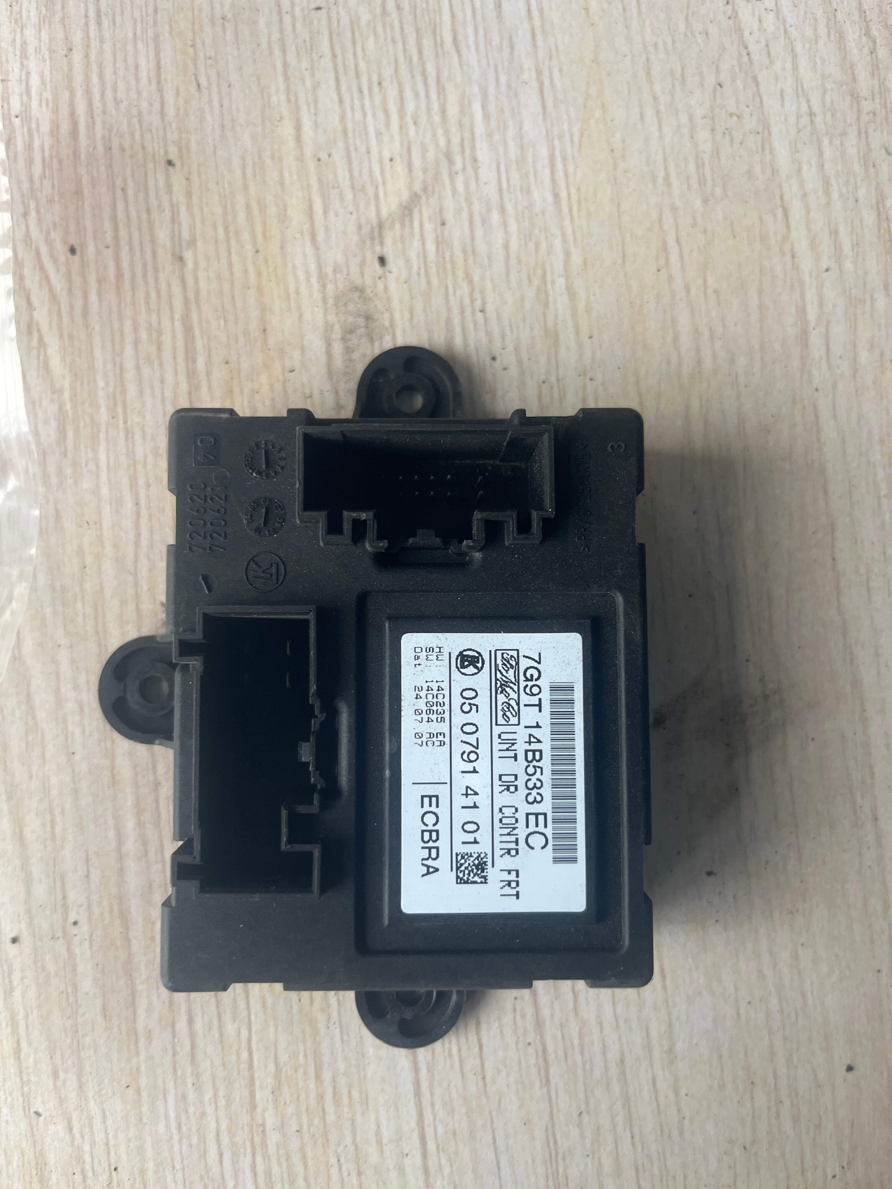 7G9T14B533BC 前车门控制单元(左)