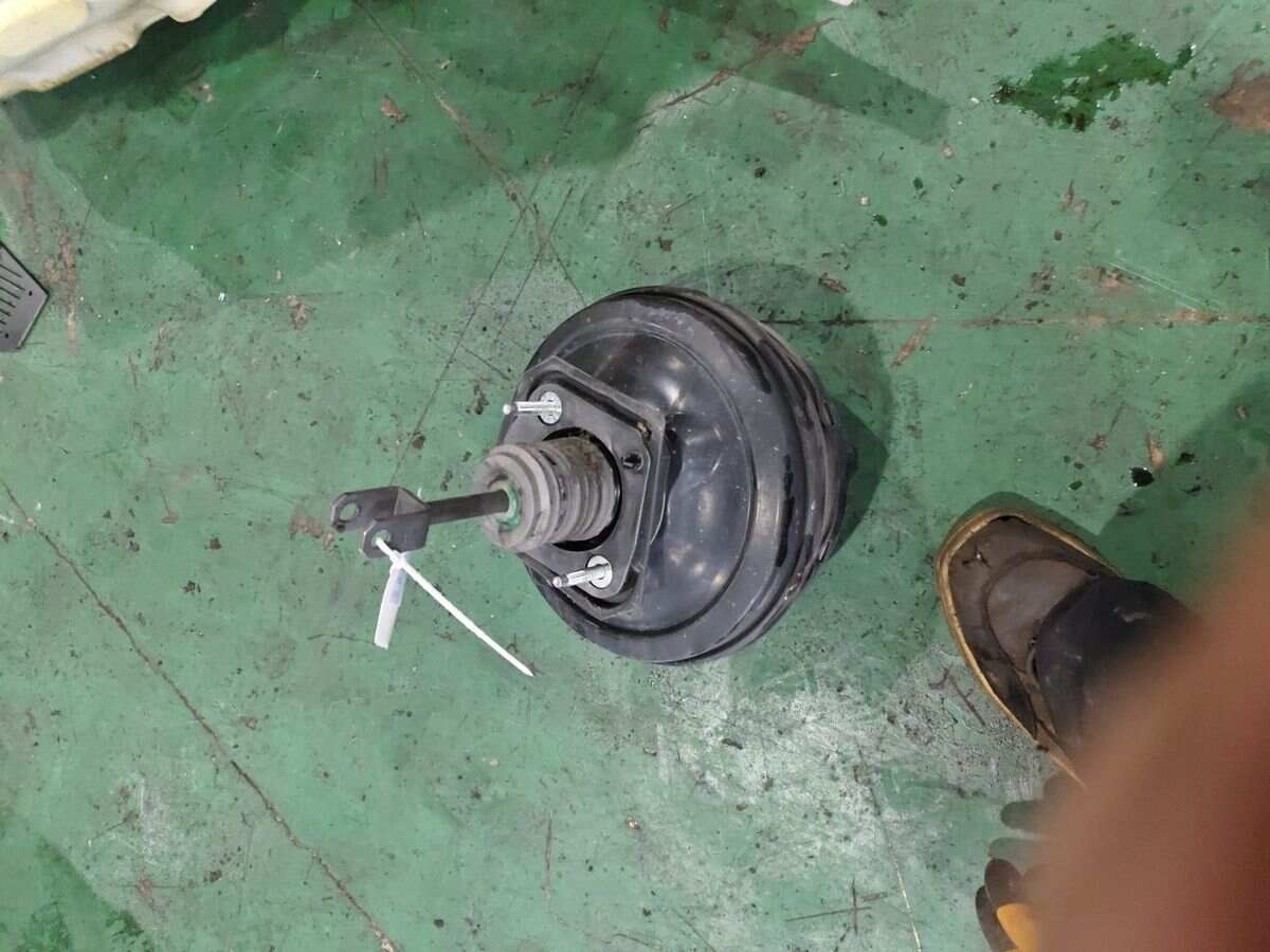 34336792956 Brake Booster