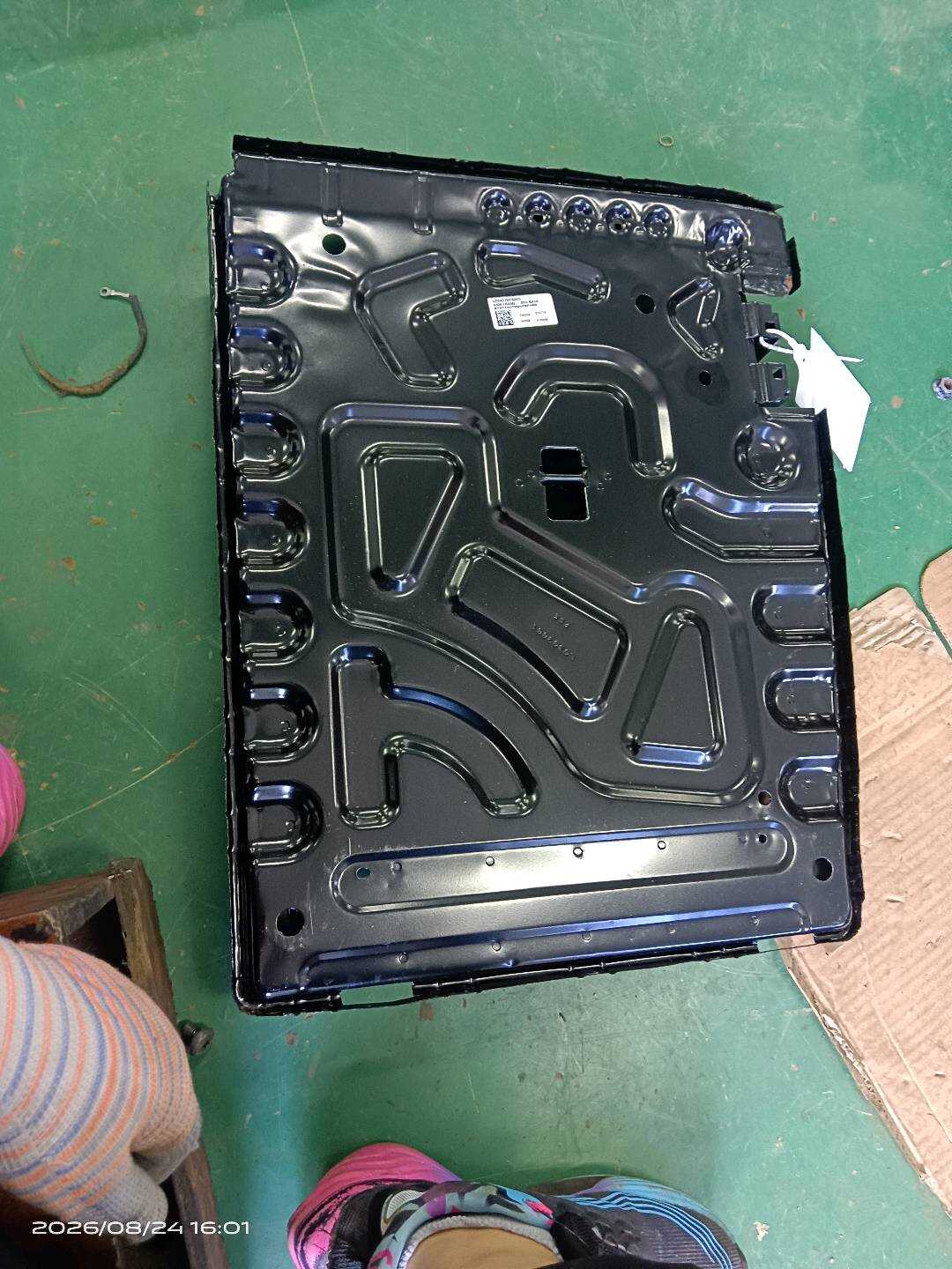 52207319563 后座椅靠背骨架（中）