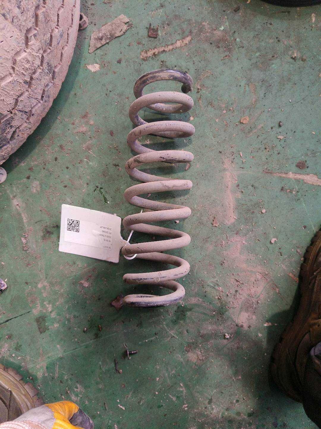 33536767336 后减震器螺旋弹簧