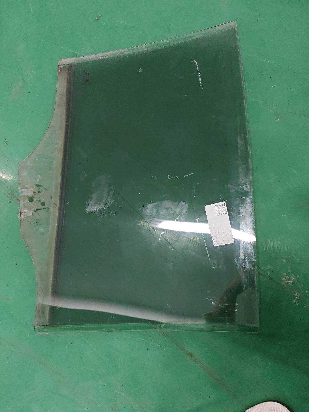 3T5845205 后门玻璃(左)