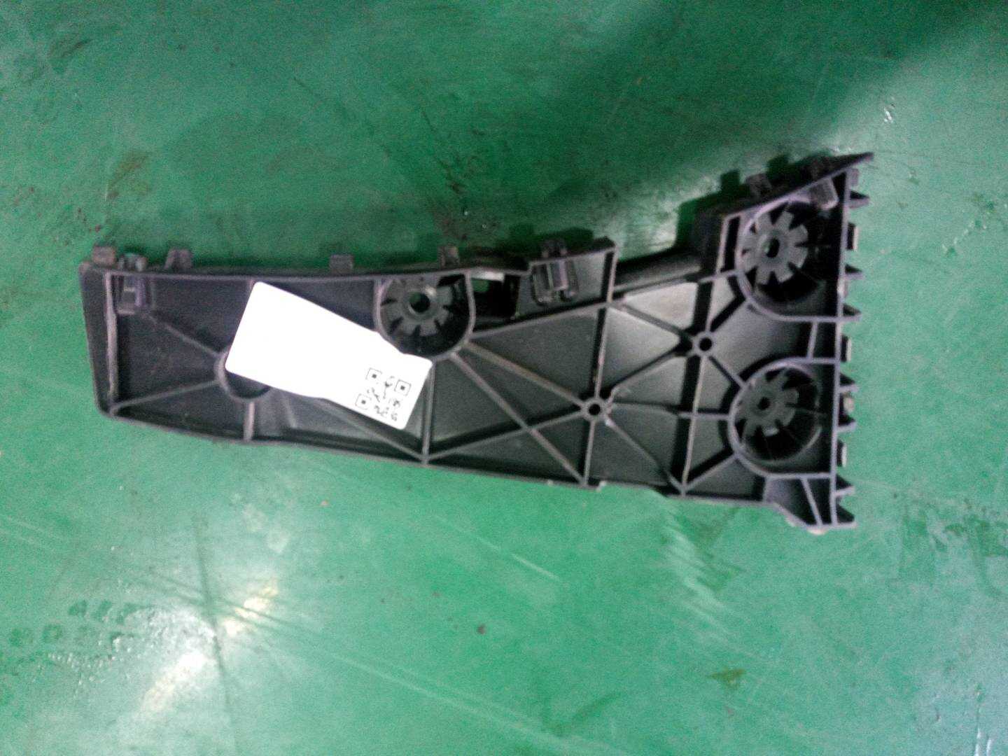 4KG807453 后保险杠支架(左)
