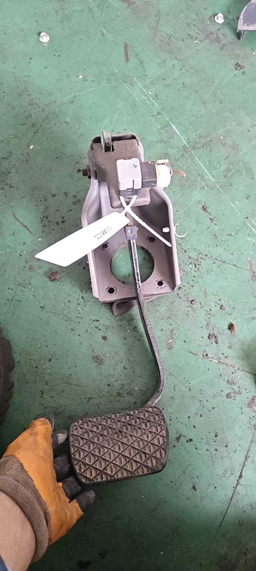 10107043 Brake Pedal