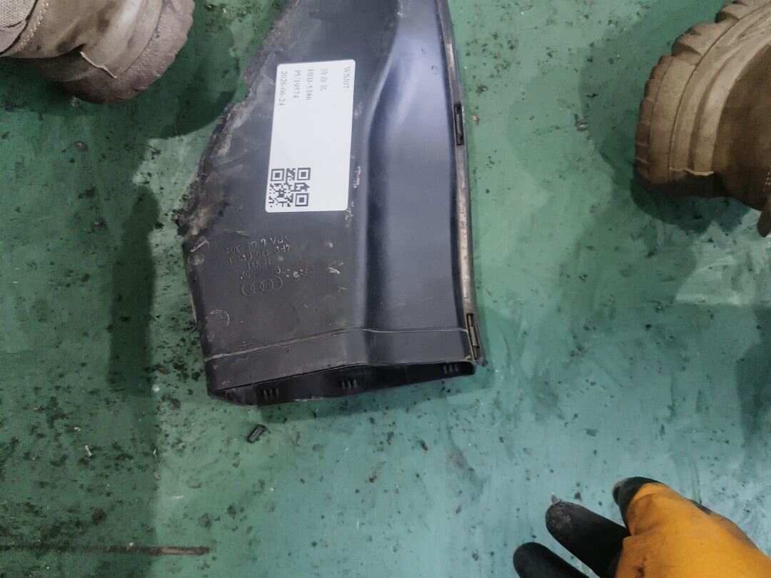 4F0129618J 空气滤清器进气管