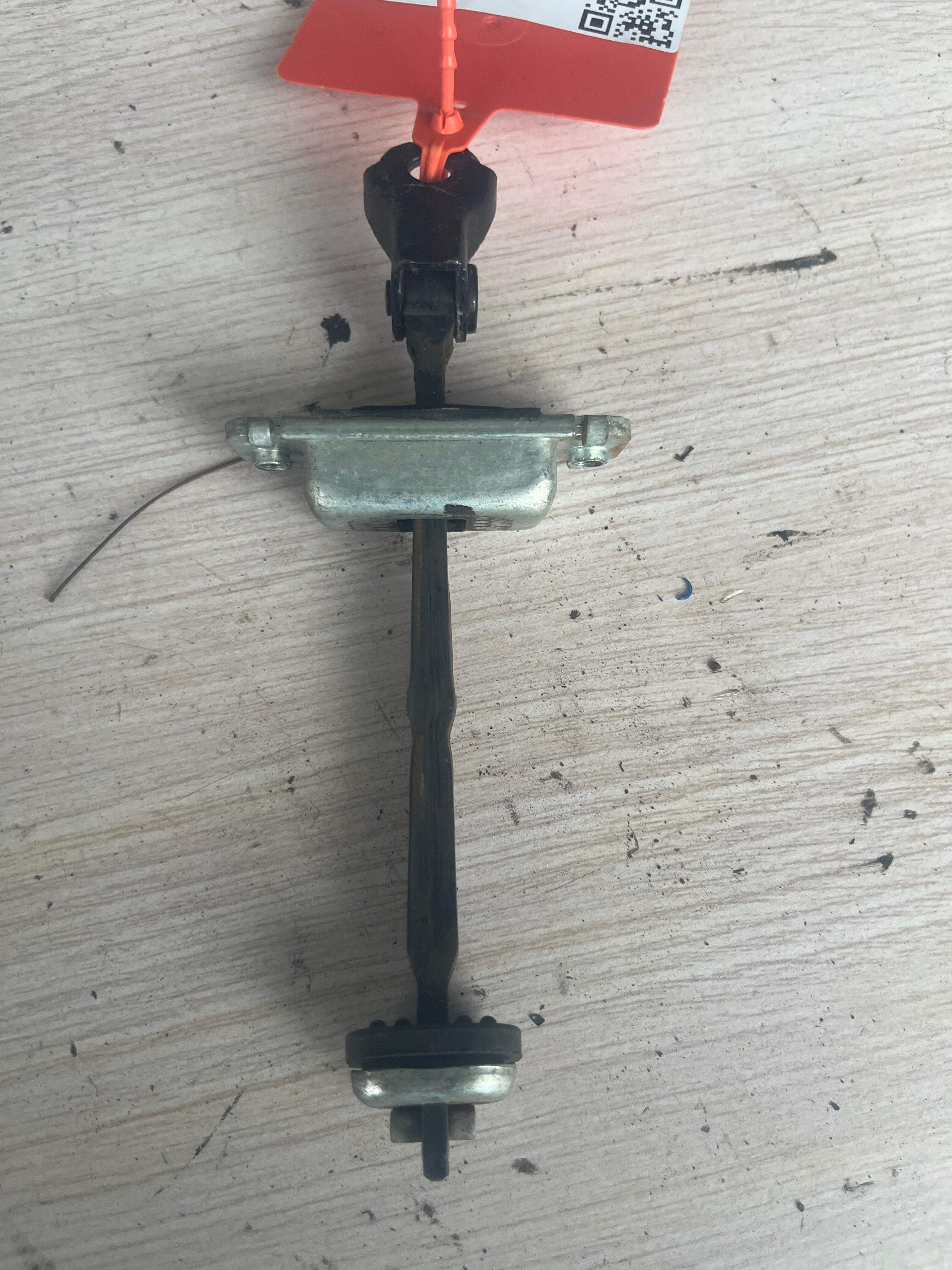 95929942 Rear Door Check Strap, Right