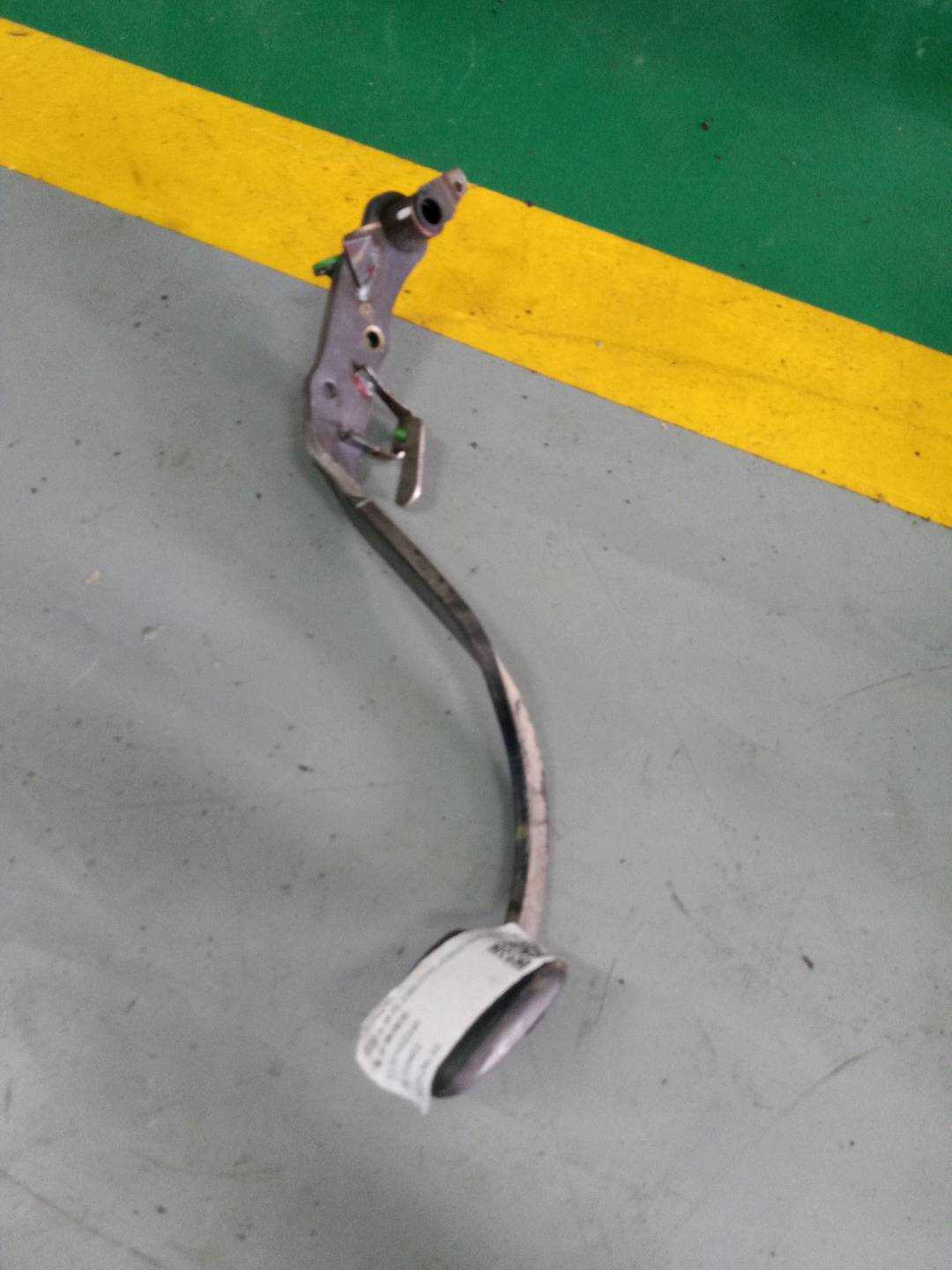 3130102240 离合器踏板