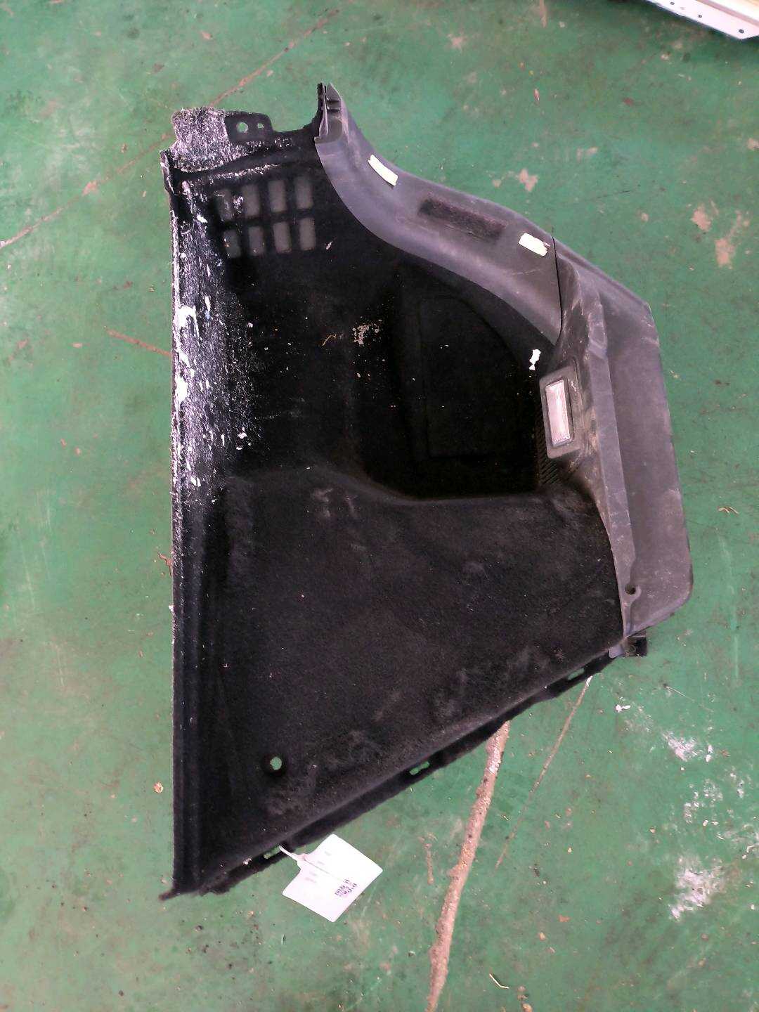 6064005700742 行李舱左侧装饰板
