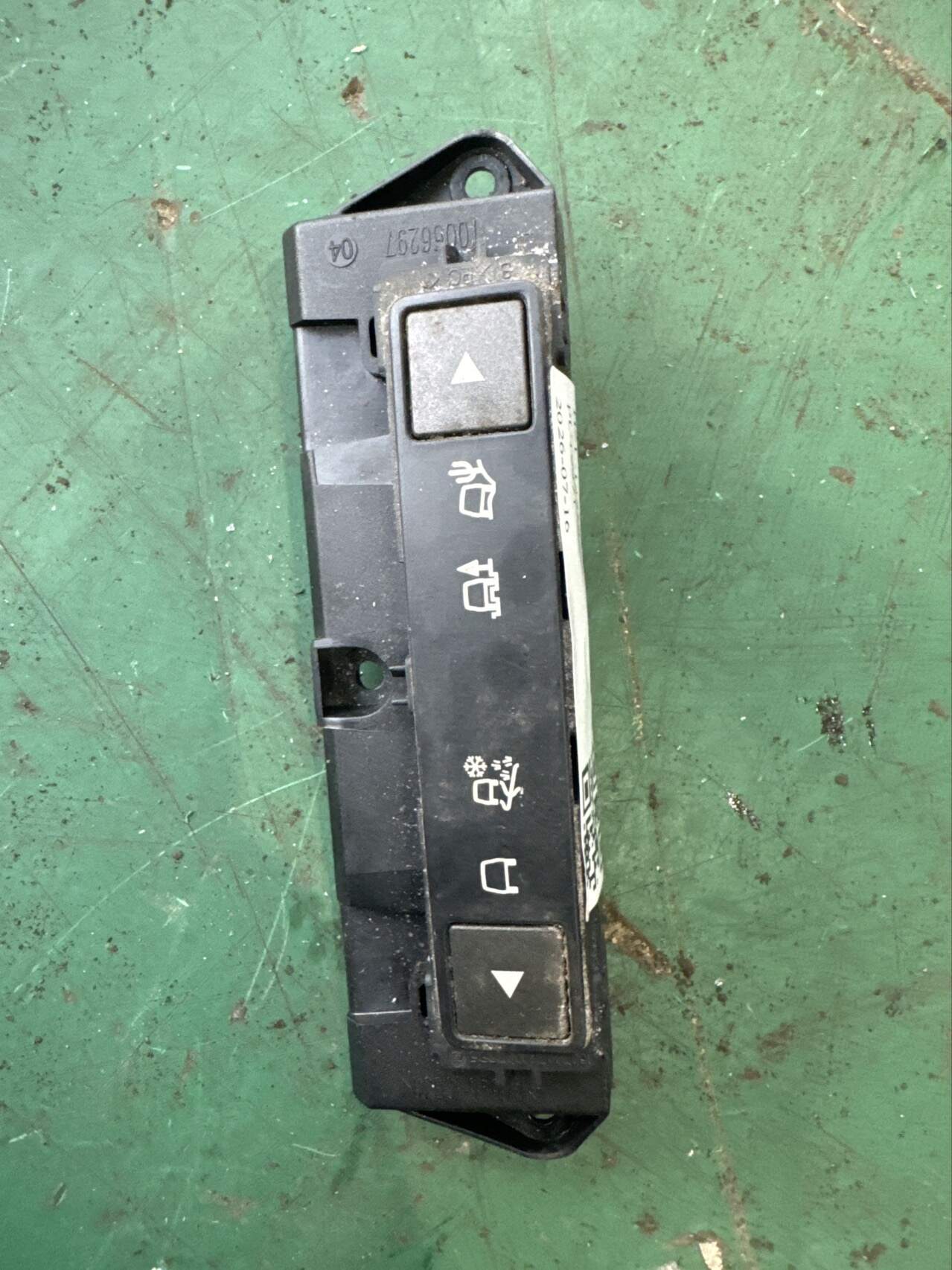 LR039743 Center Console Multi-Function Switch
