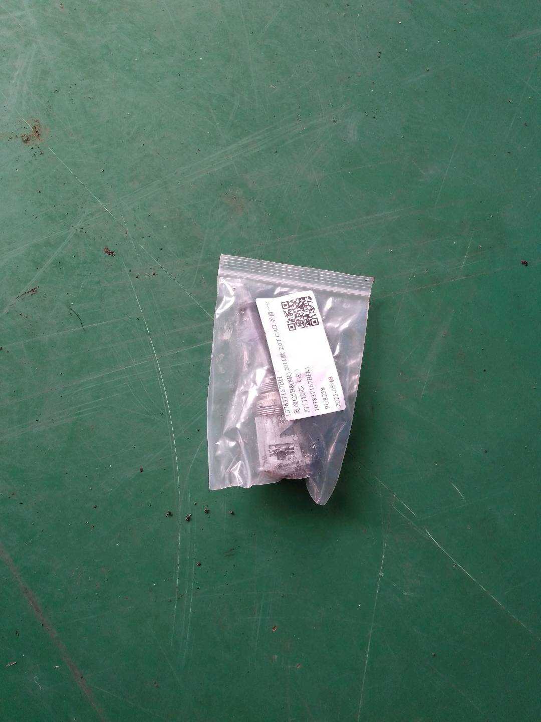 107837167BH 前门锁芯（左）