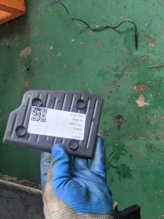 51169288722 Center Console Storage Box Mat