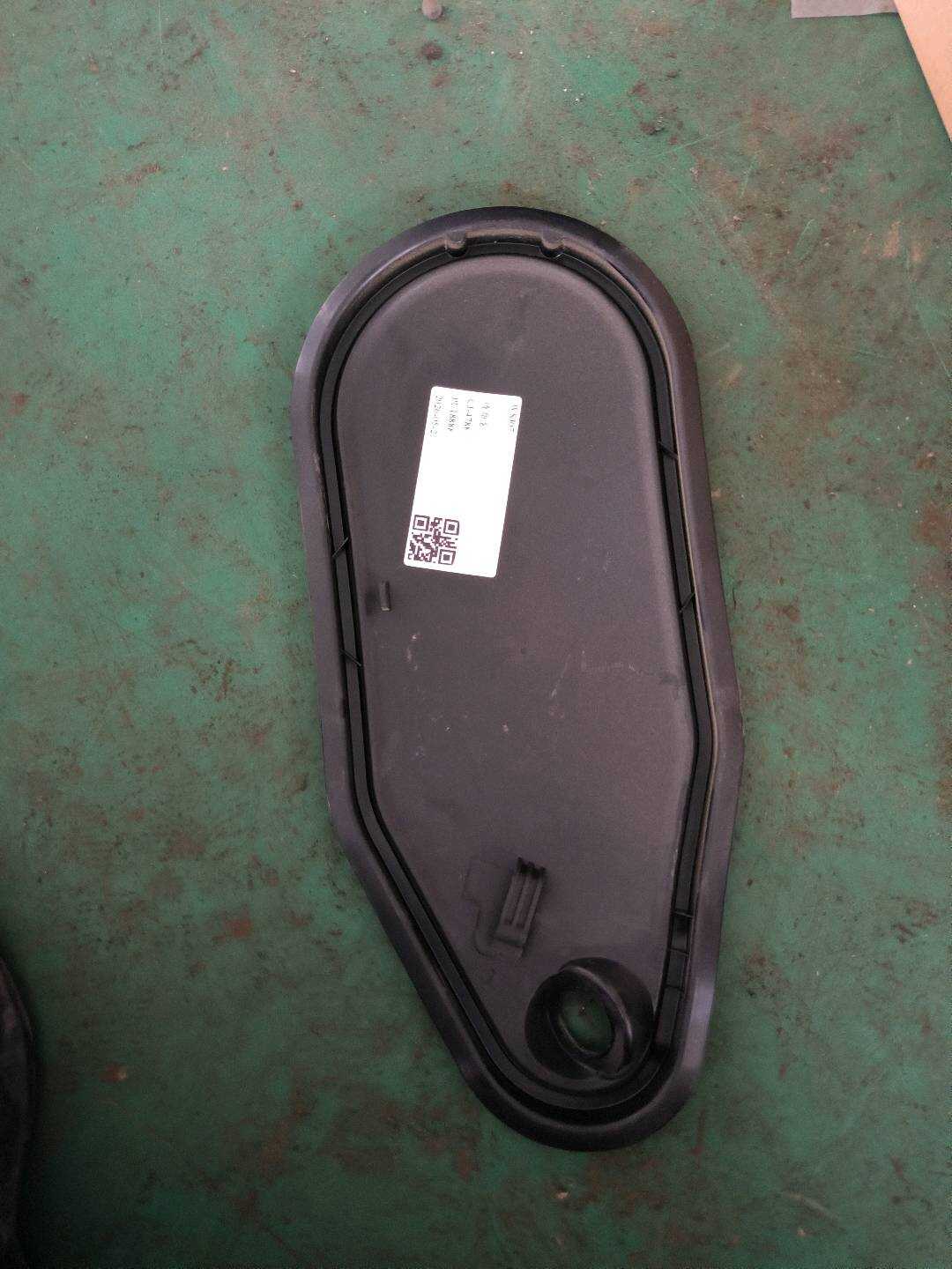 L5JA839915B 后门内板盖(左)