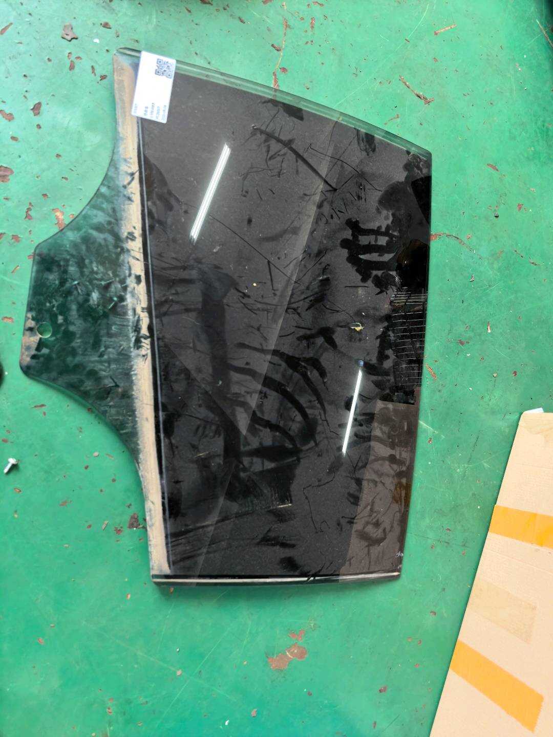 51337193739 Rear Door Glass, Left