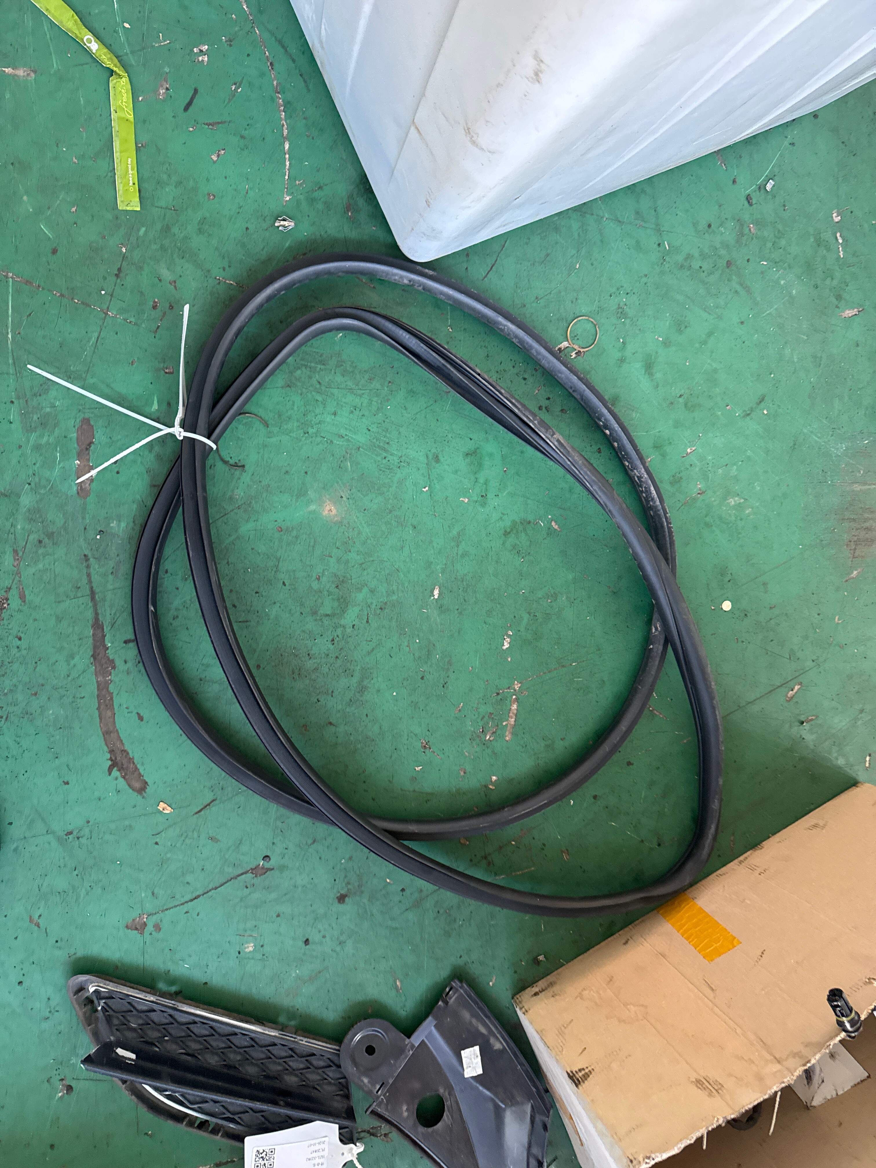 MEH5407113 Left Rear Door Frame Weatherstrip