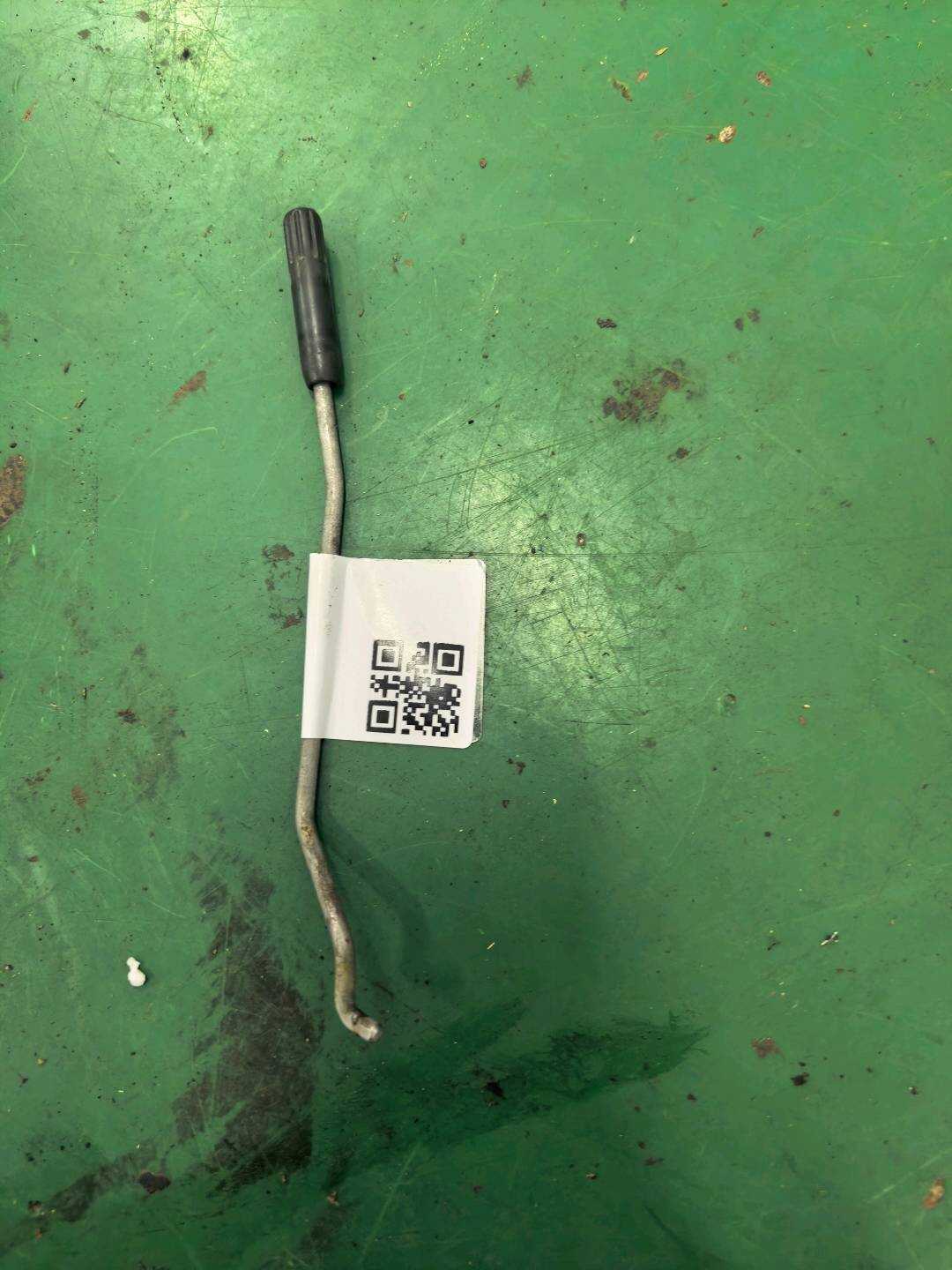 4B0837184B Front Door Lock Rod, Right