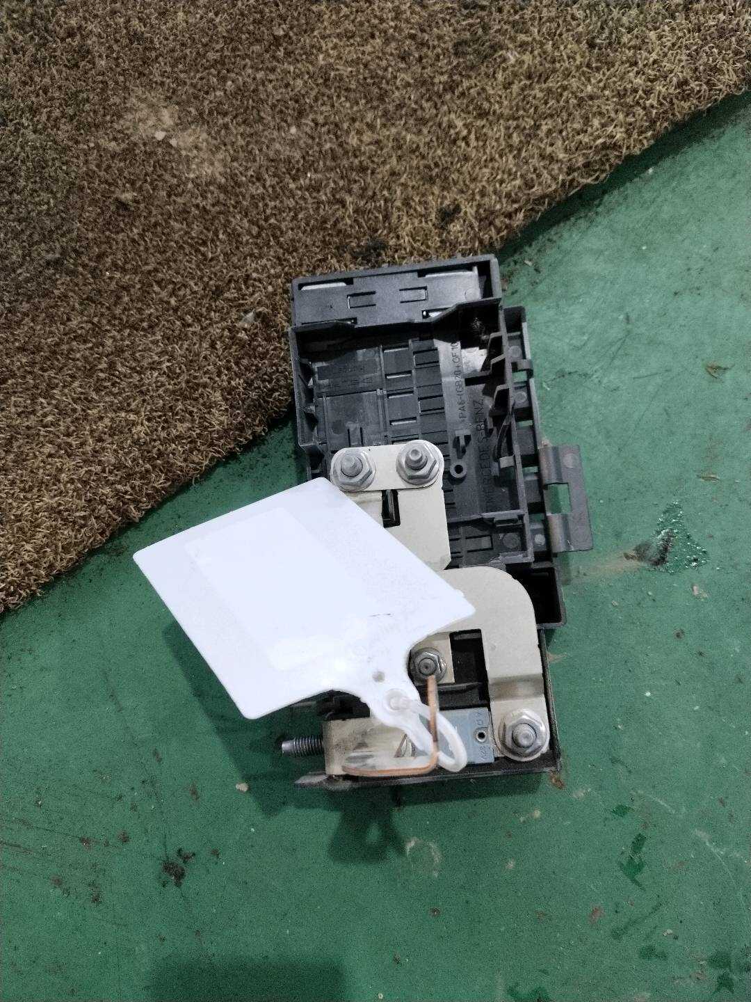 A2465401950 Engine Fuse Box