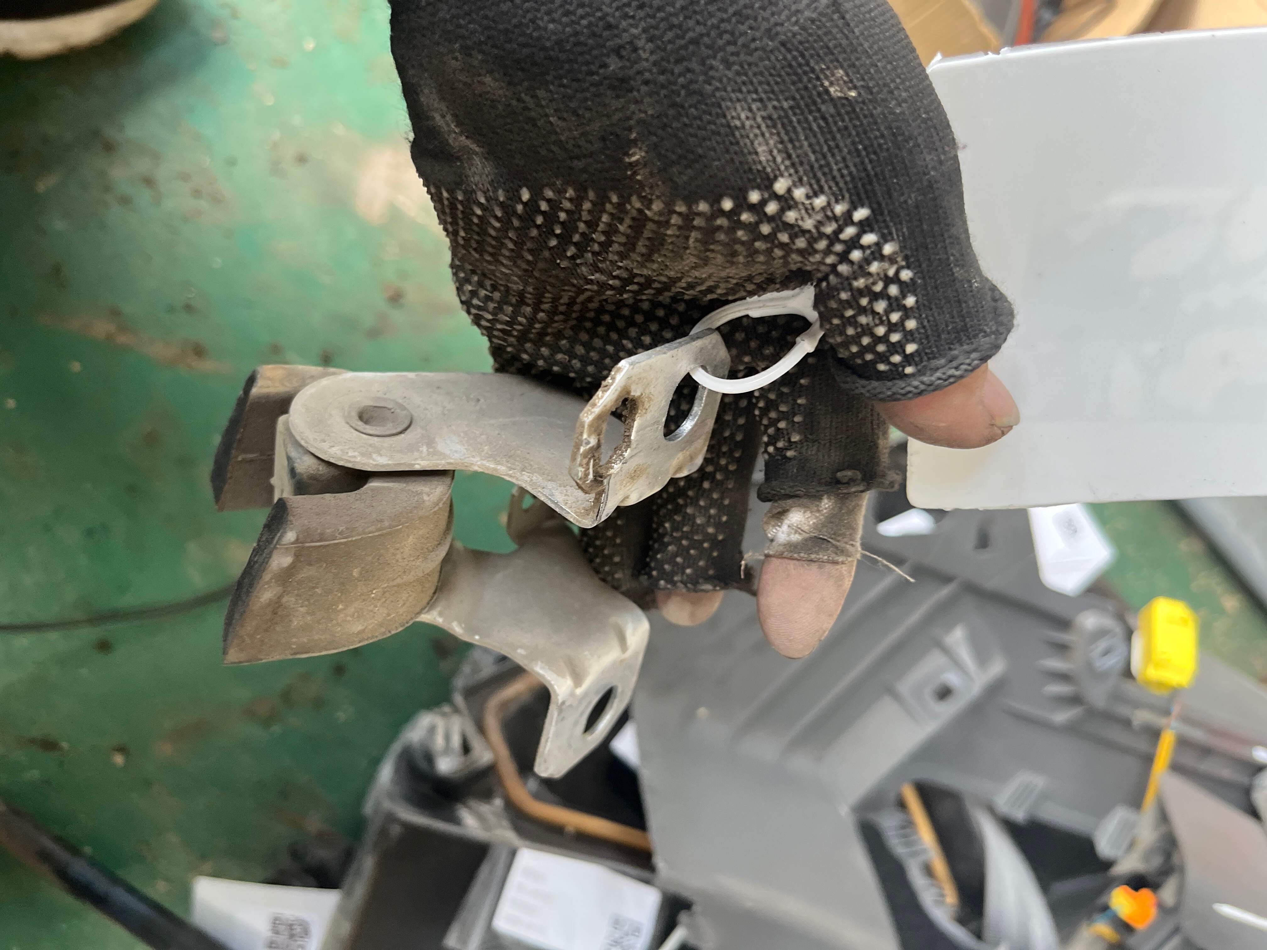 L8K0253144F Exhaust Pipe Hanger (Left Center)